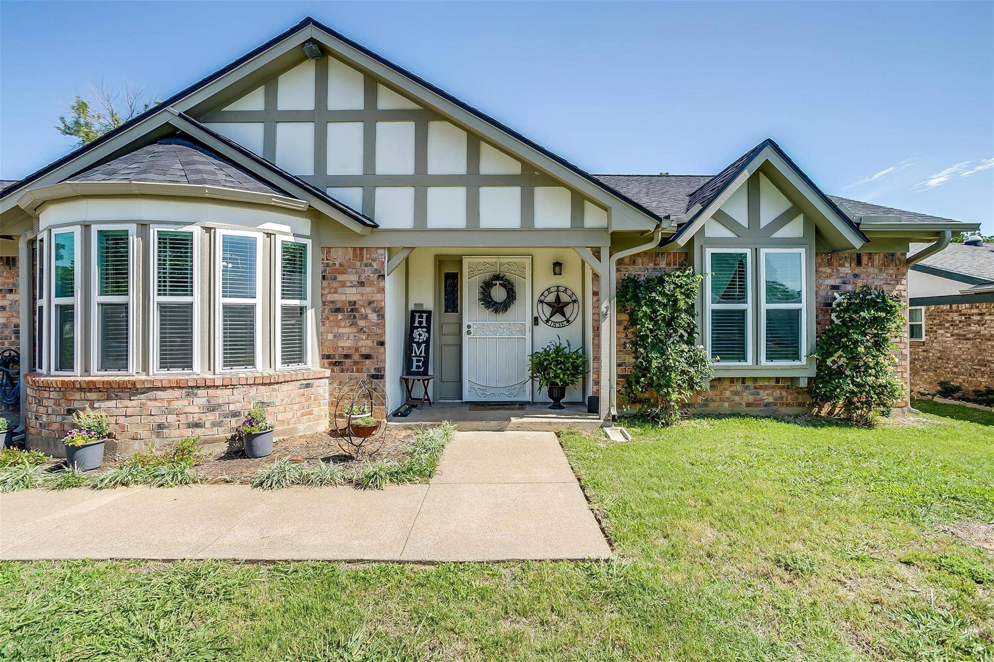 Arlington, TX 76016,5401 Ivy Hill Drive