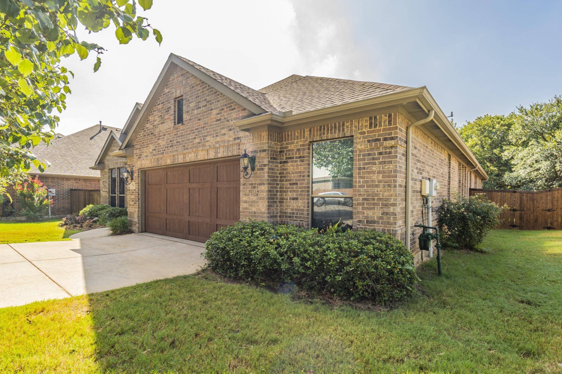 Denton, TX 76208,7900 Hinkley Oak Drive