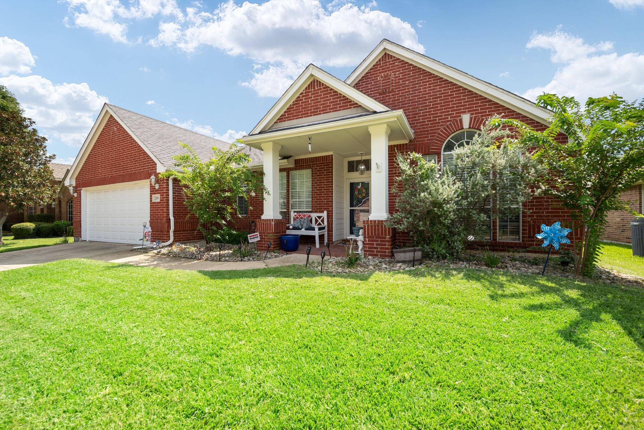 Mansfield, TX 76063,2210 Laura Elizabeth Trail