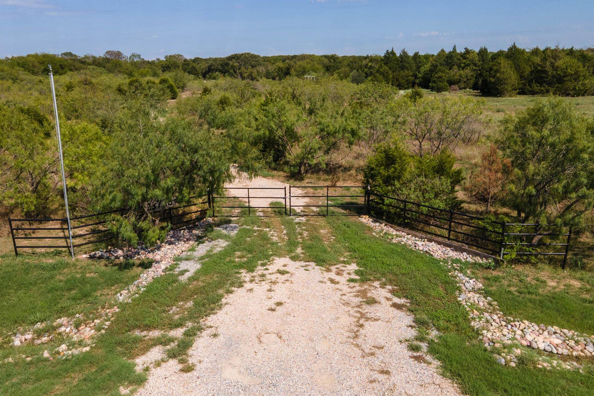 Mabank, TX 75147,13728 Fm Road 90