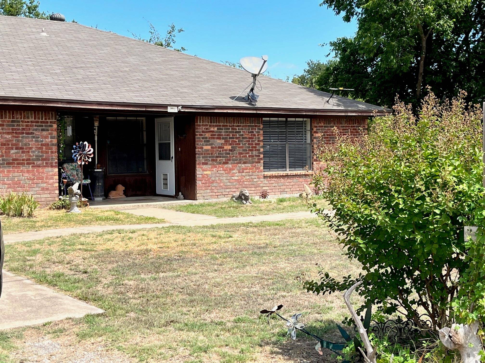 Sanger, TX 76266,805 Elm Street