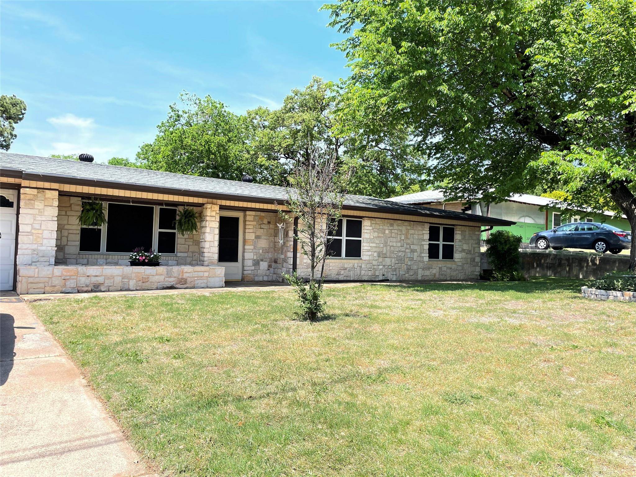 Hurst, TX 76053,217 NW Brown Trail