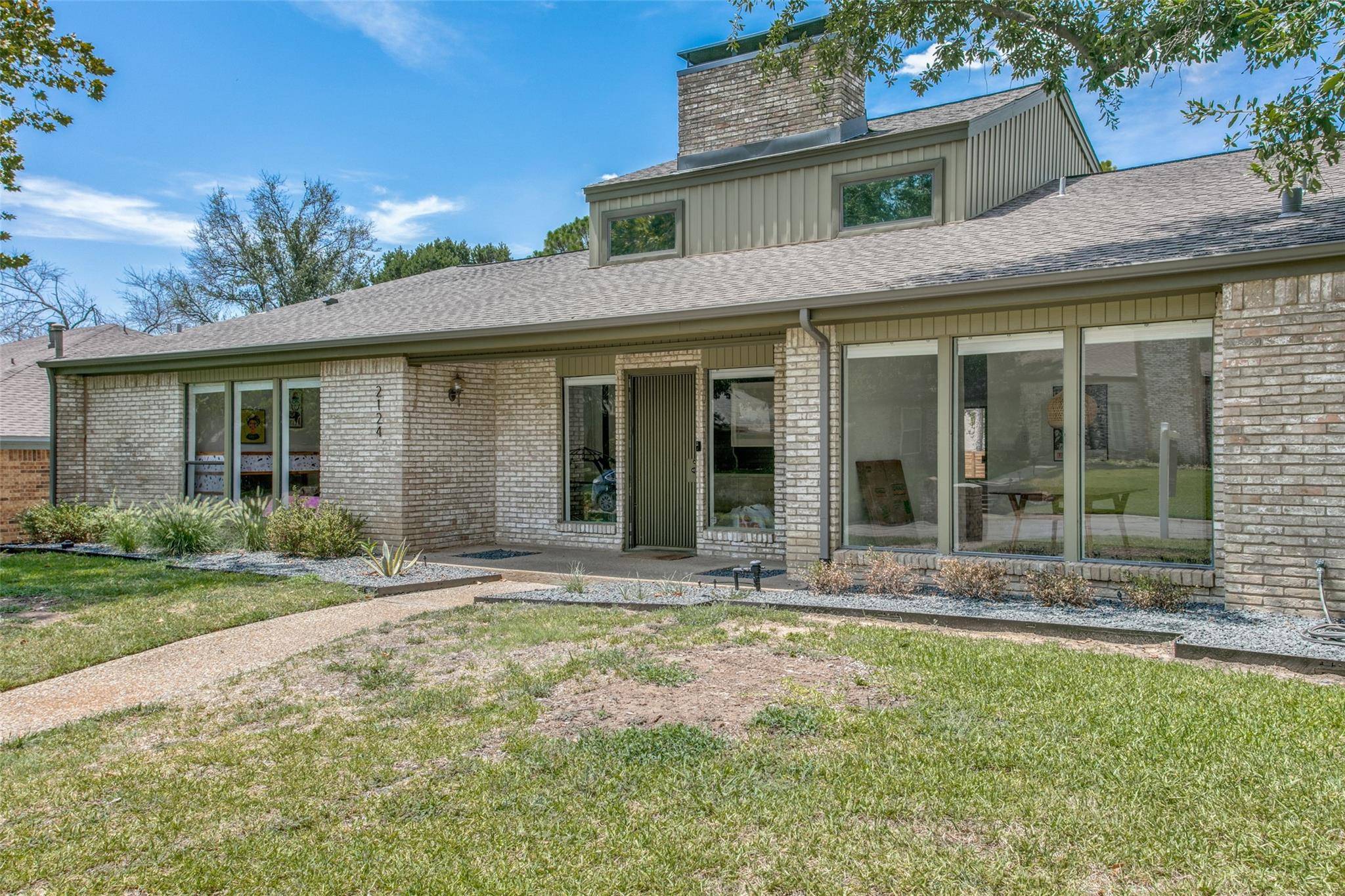 Denton, TX 76205,2124 Savannah Trail