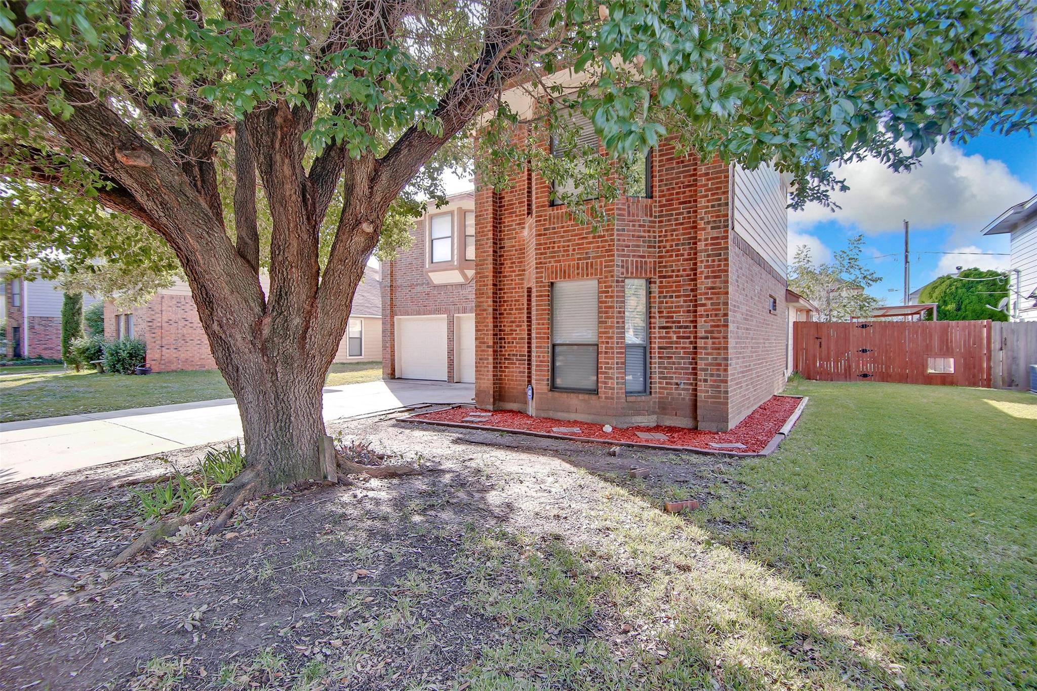 Arlington, TX 76018,6404 Meadow Glen Drive