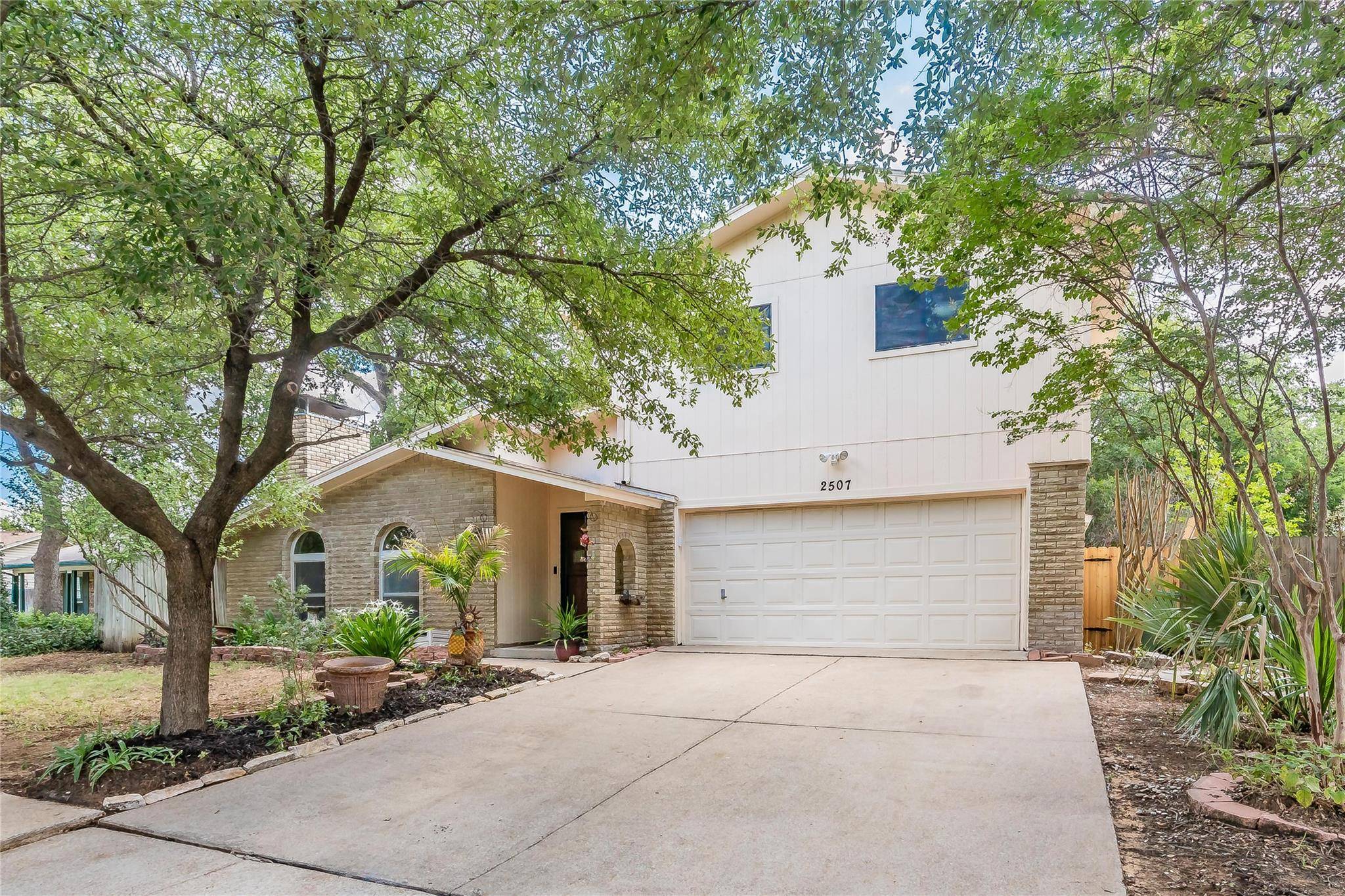 Arlington, TX 76016,2507 Ridgemoor Court