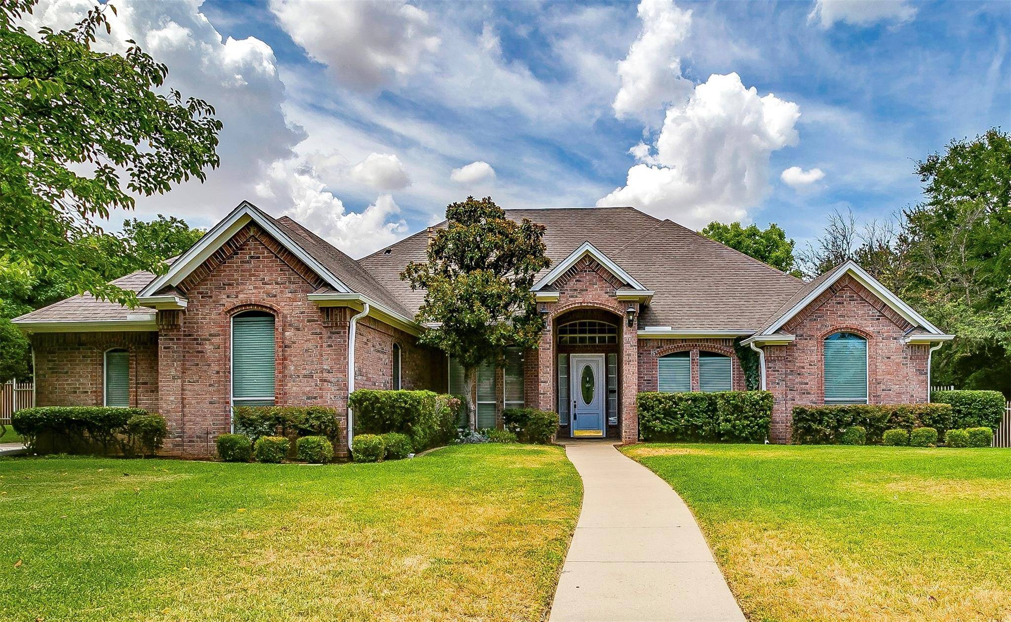 Keller, TX 76248,911 Canterbury Lane