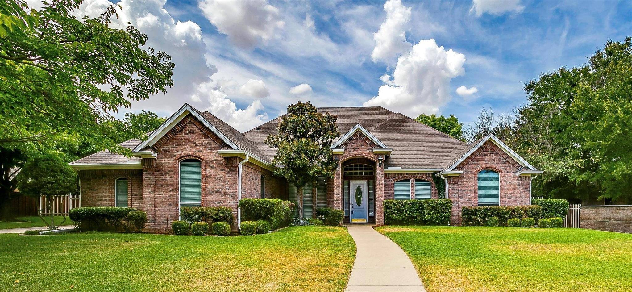 Keller, TX 76248,911 Canterbury Lane