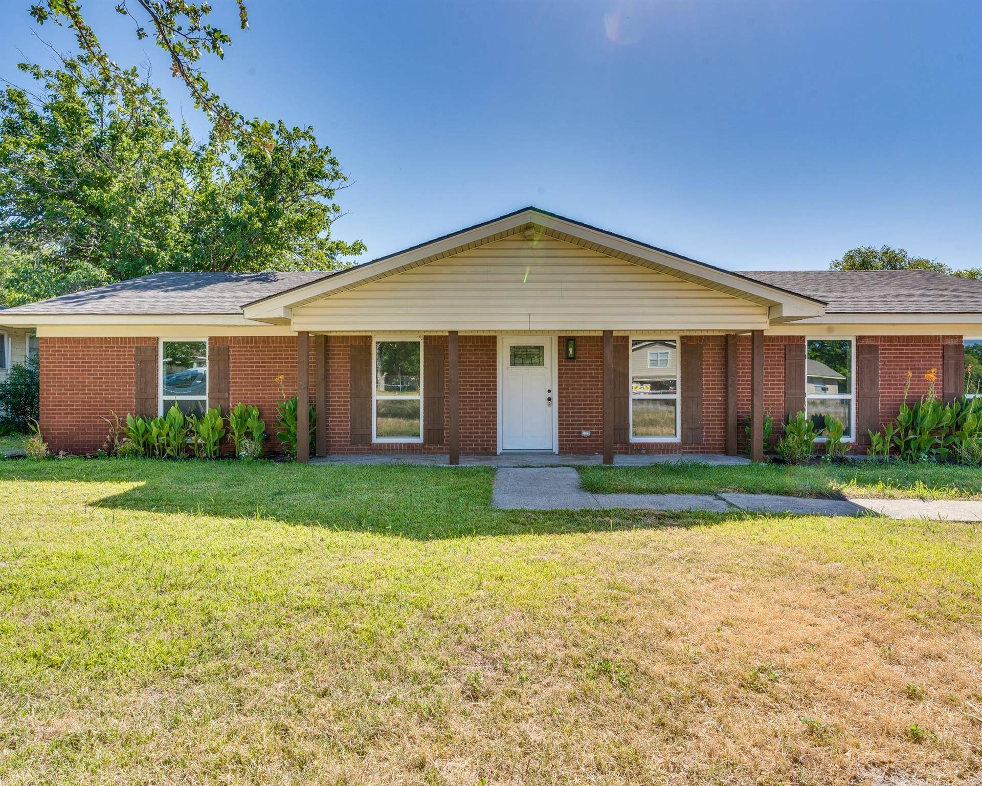 Palmer, TX 75152,611 S Dallas Street