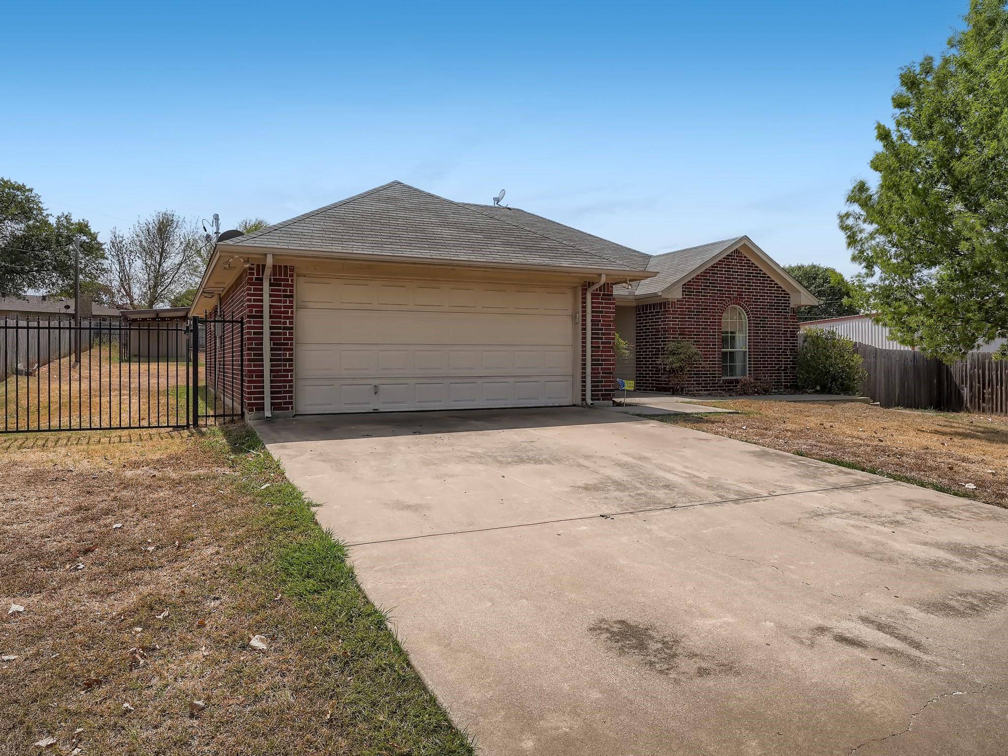 Azle, TX 76020,908 Herby Del Trail