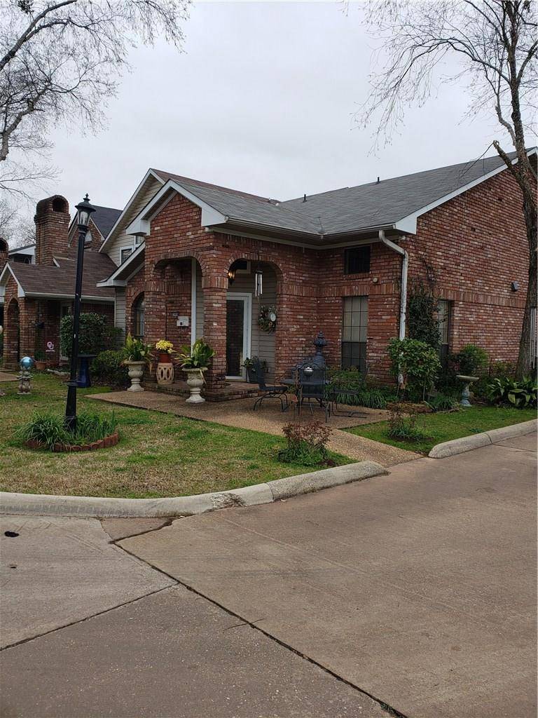 Bossier City, LA 71112,2649 Village Lane #4