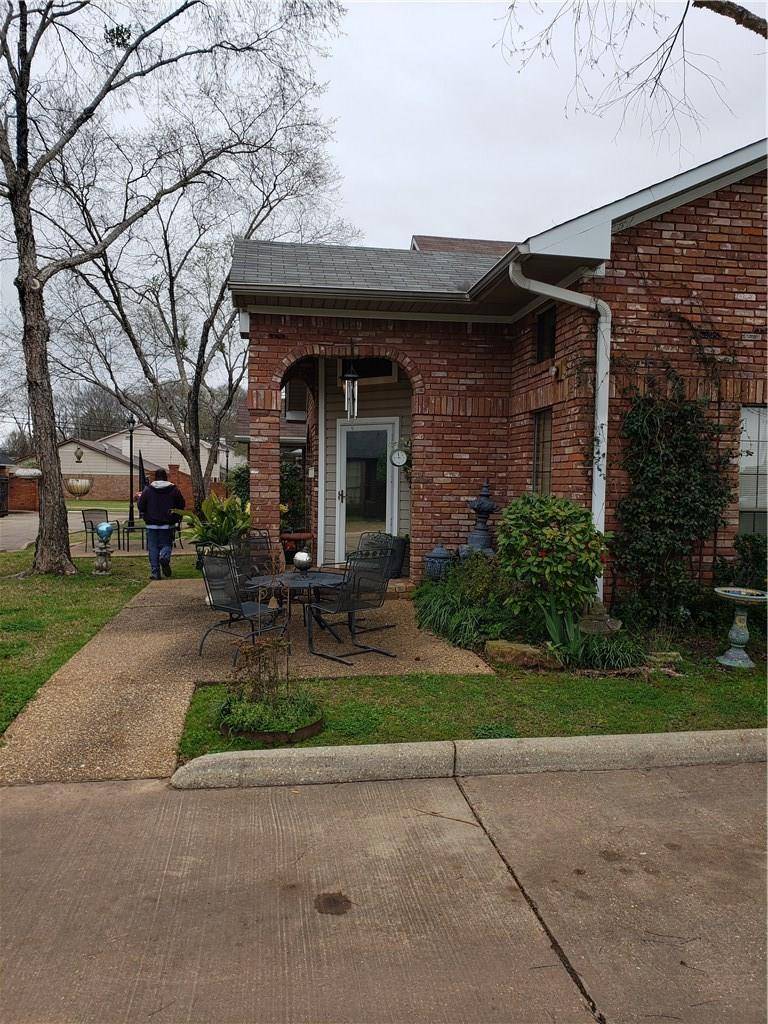 Bossier City, LA 71112,2649 Village Lane #4