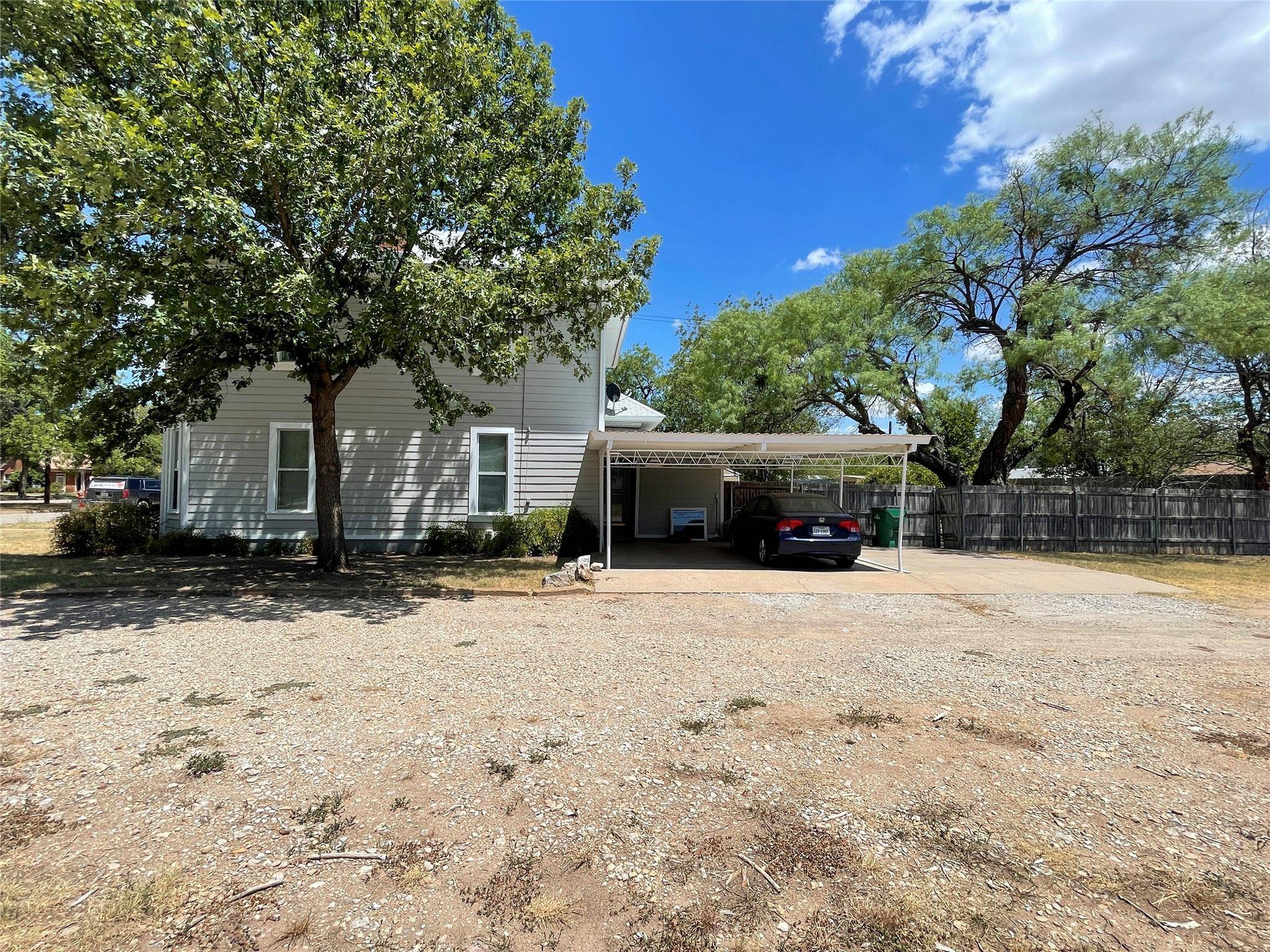 Coleman, TX 76834,713 W College Avenue