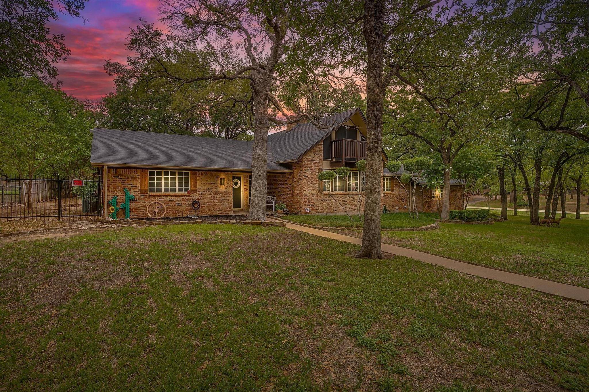 Burleson, TX 76028,2060 Mary Ann Lane