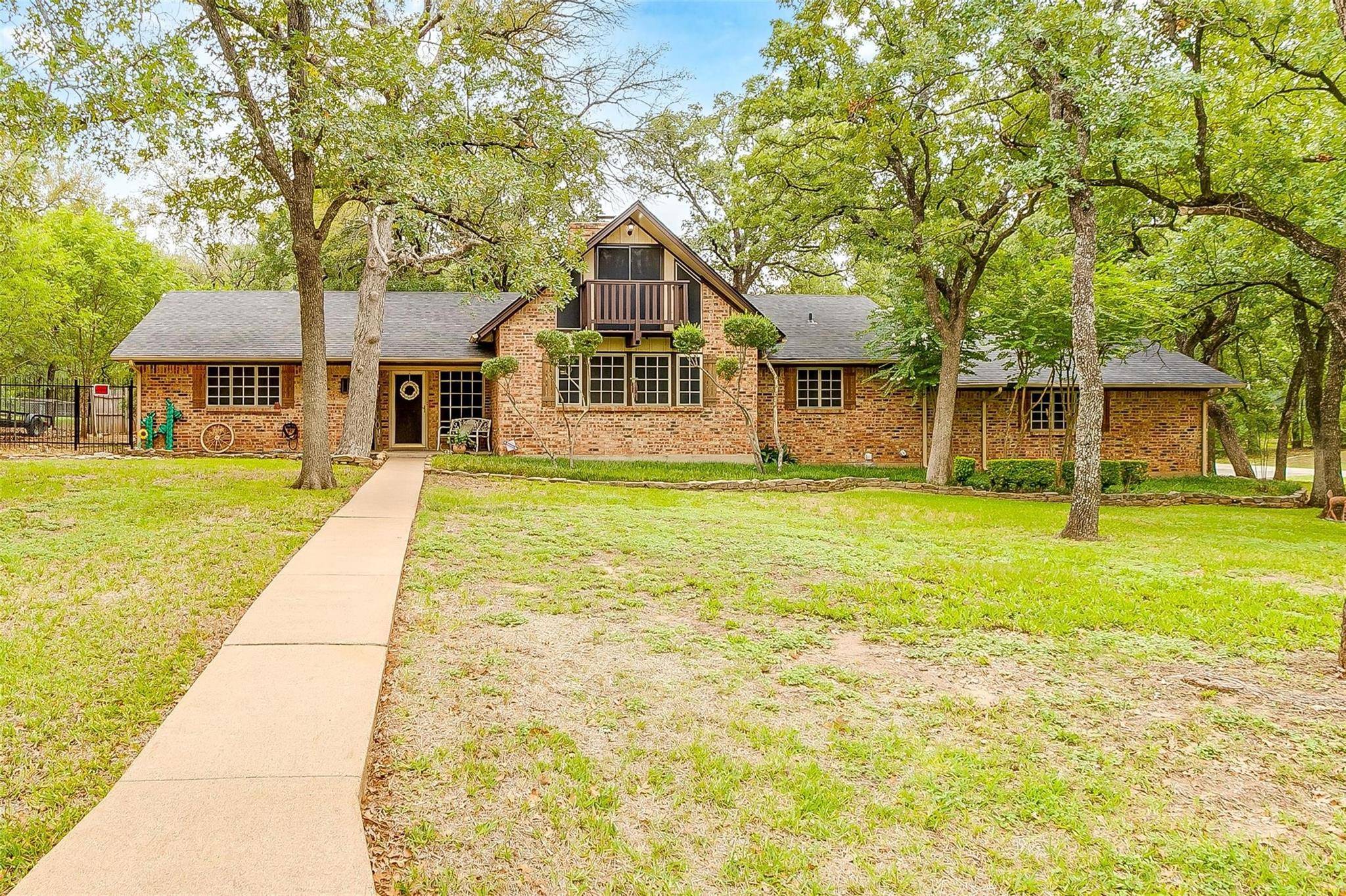 Burleson, TX 76028,2060 Mary Ann Lane