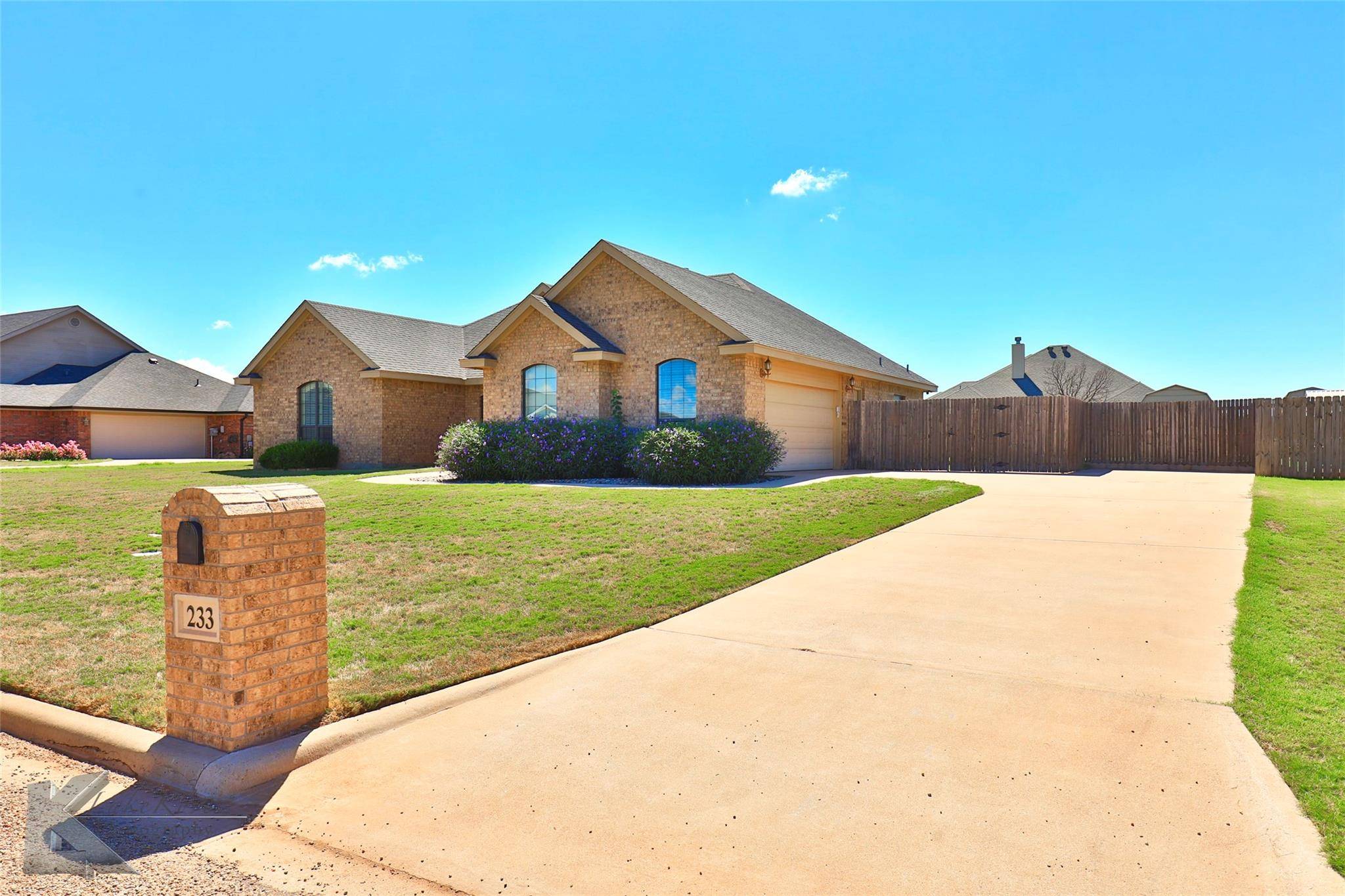 Tuscola, TX 79562,233 Derringer Street