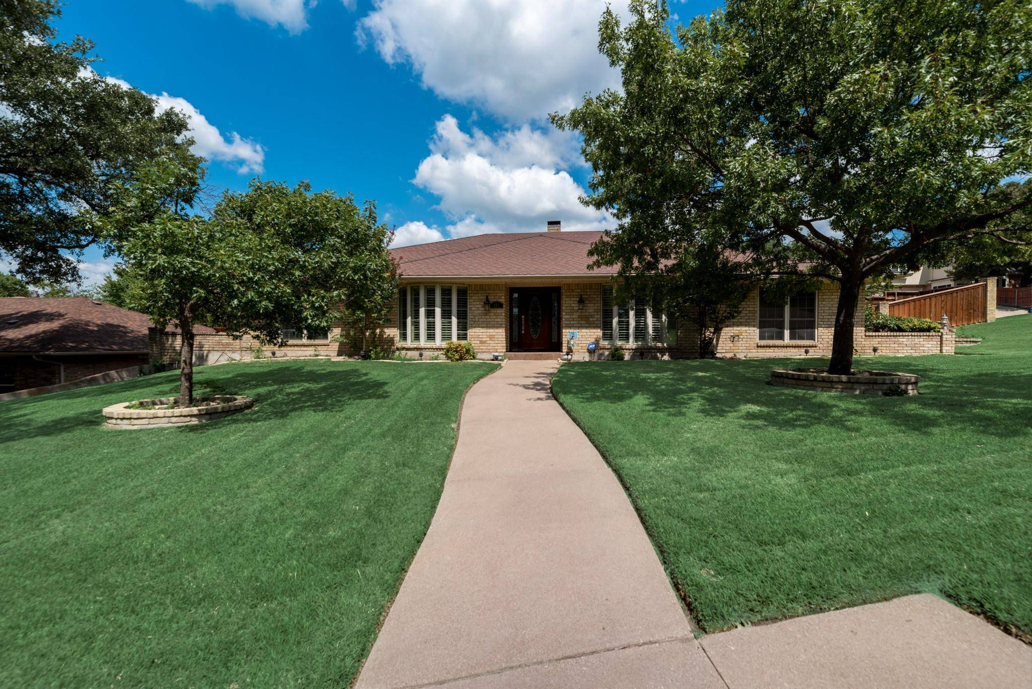 Rockwall, TX 75087,302 Russwood Street