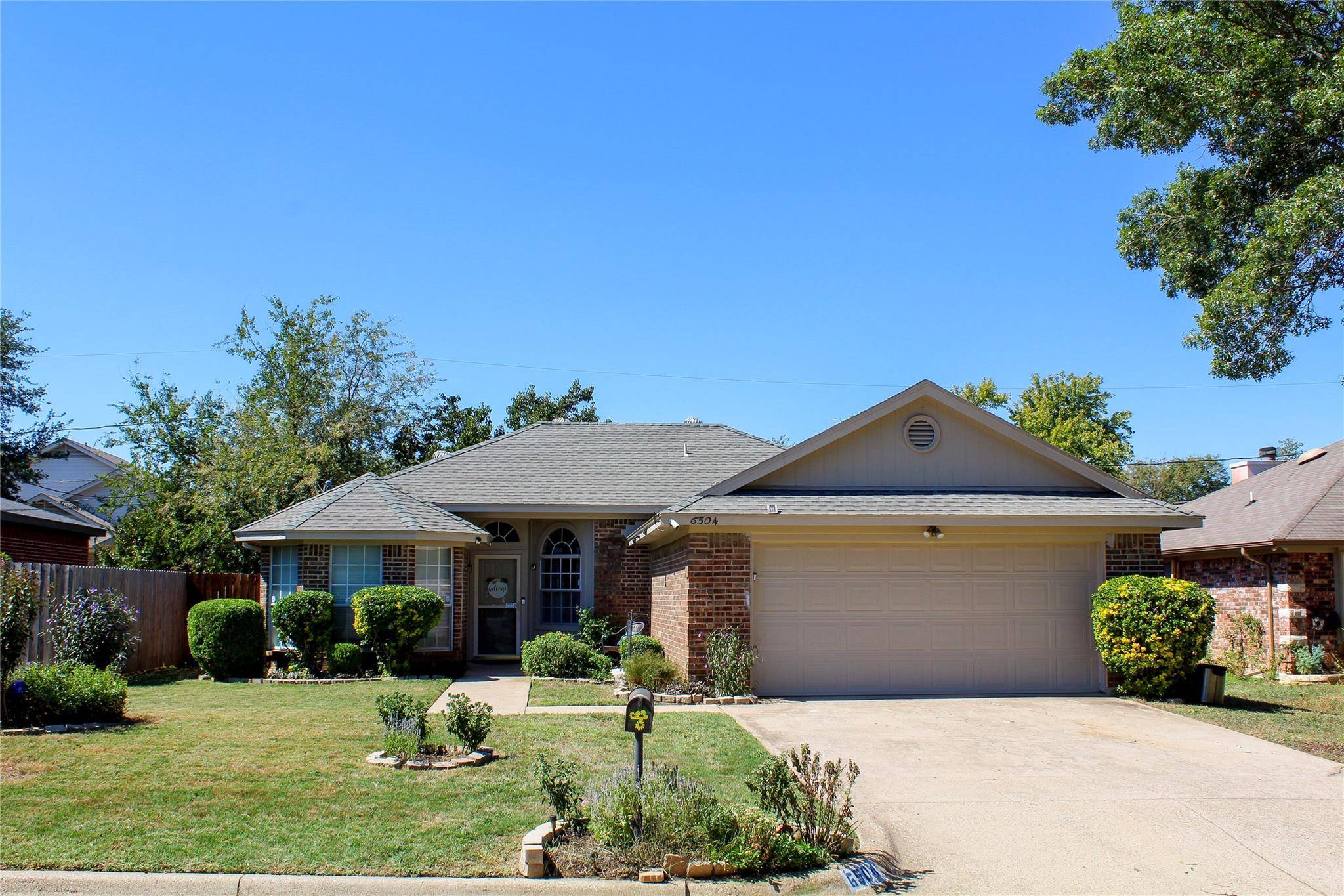 Arlington, TX 76001,6504 E Spitfire Drive