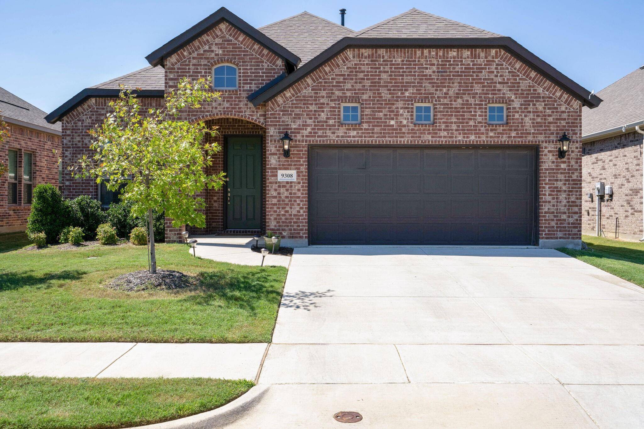 Denton, TX 76226,9308 Meadowpark Drive