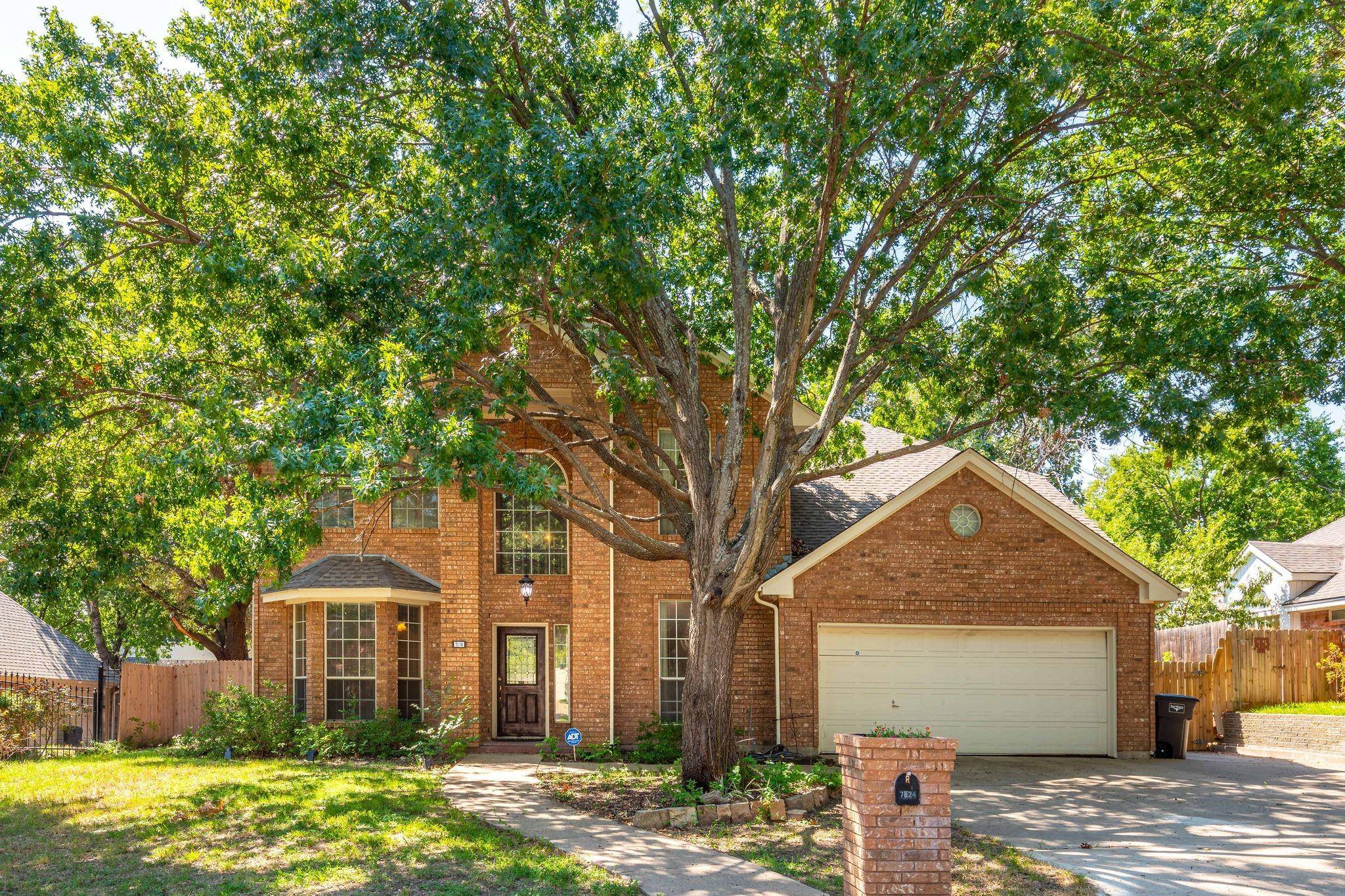 Fort Worth, TX 76133,7824 Grassland Drive