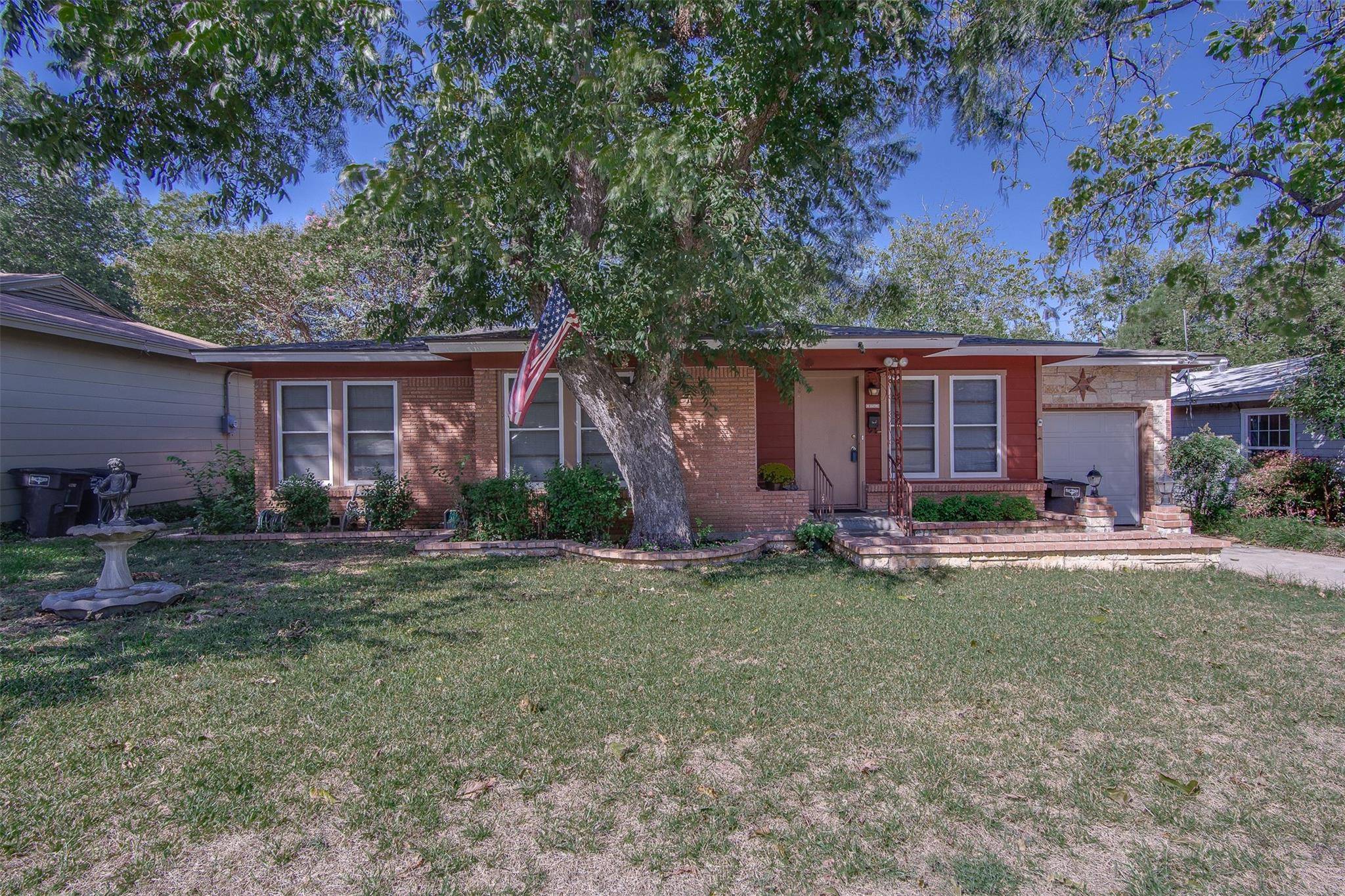 Fort Worth, TX 76133,4508 Rutland Avenue