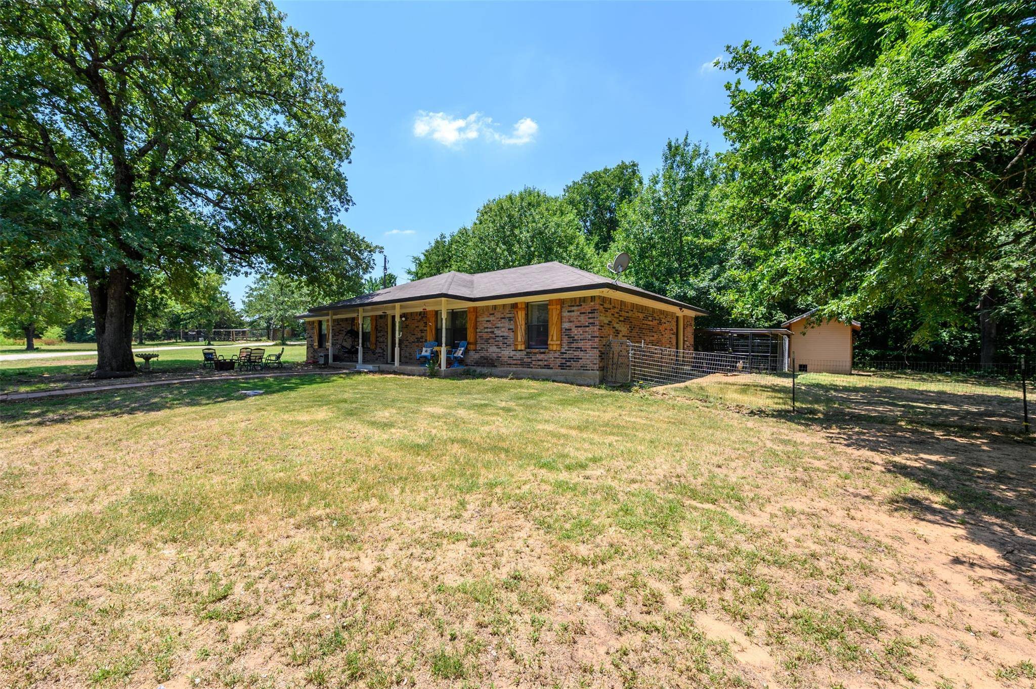 Gainesville, TX 76240,823 Woodbine Estates Road