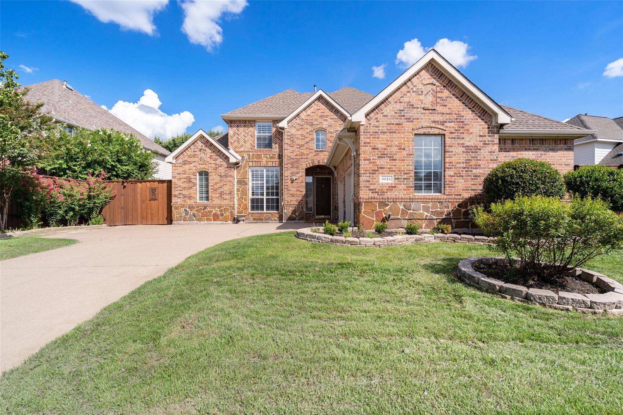 Sachse, TX 75048,6614 Falcon Crest Lane