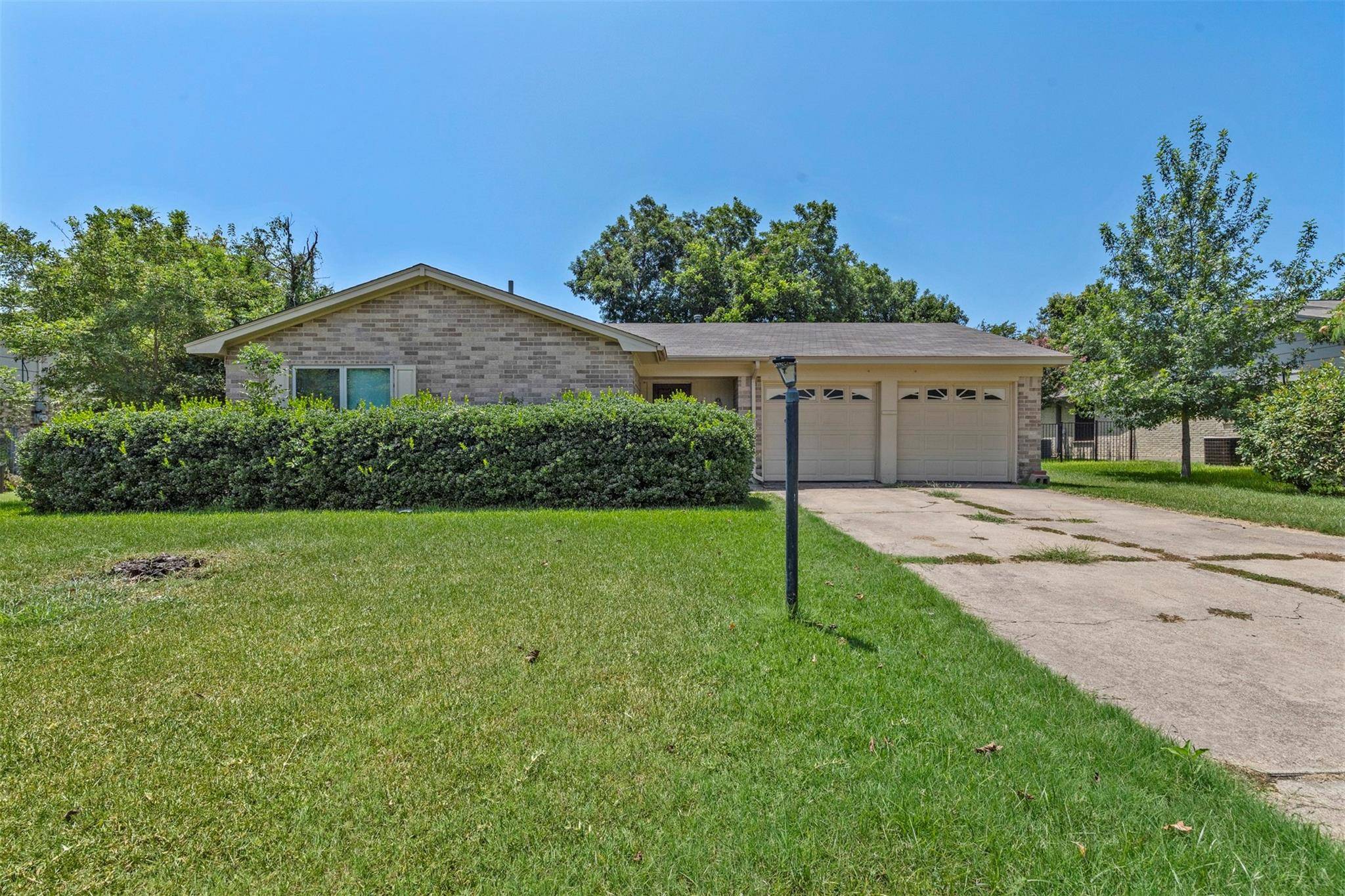 Benbrook, TX 76126,1004 John Reagan Street