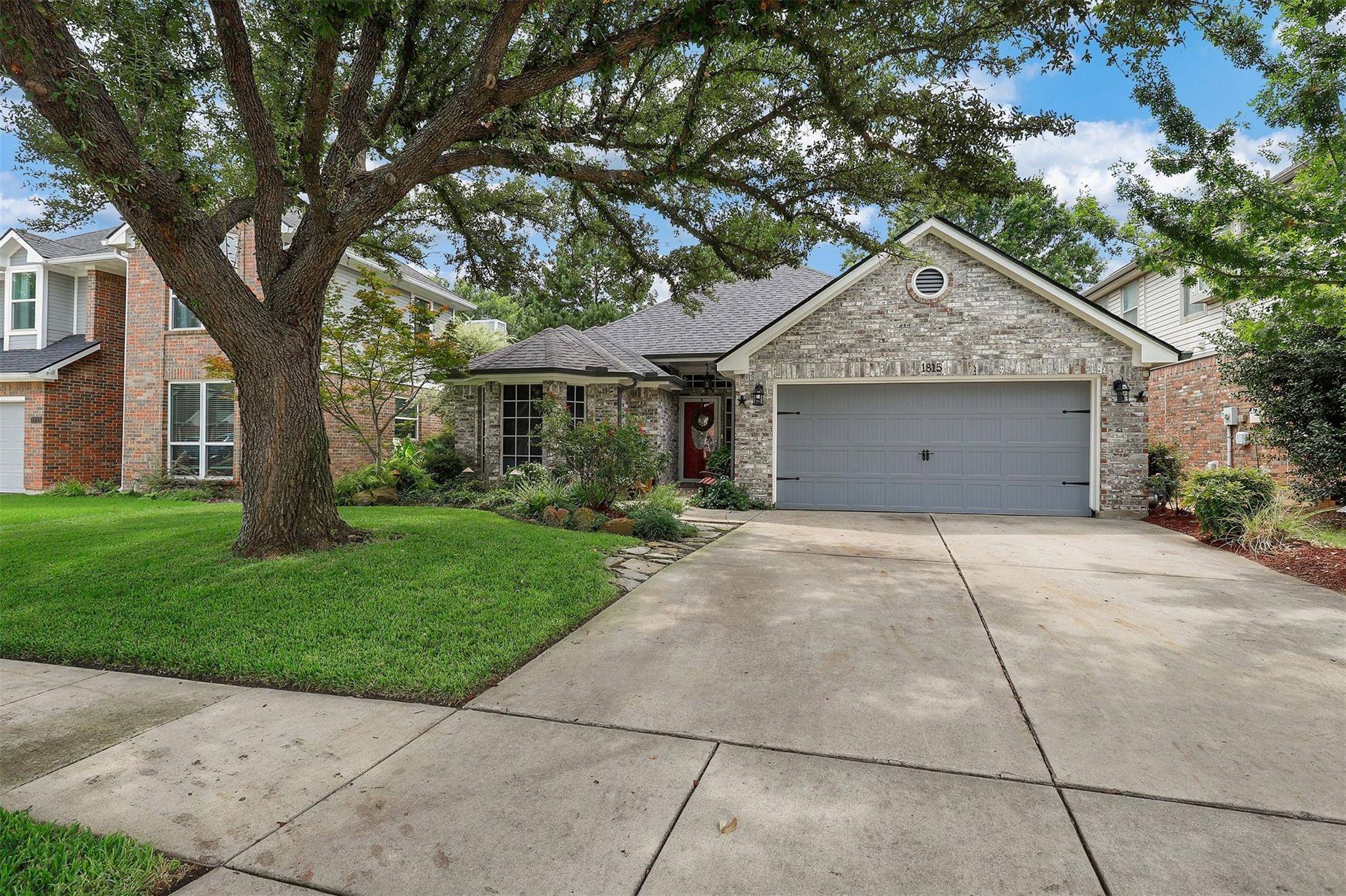 Grapevine, TX 76051,1815 Hunters Ridge Drive