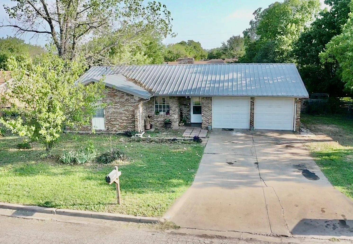 Mineral Wells, TX 76067,1710 SE 11th Street