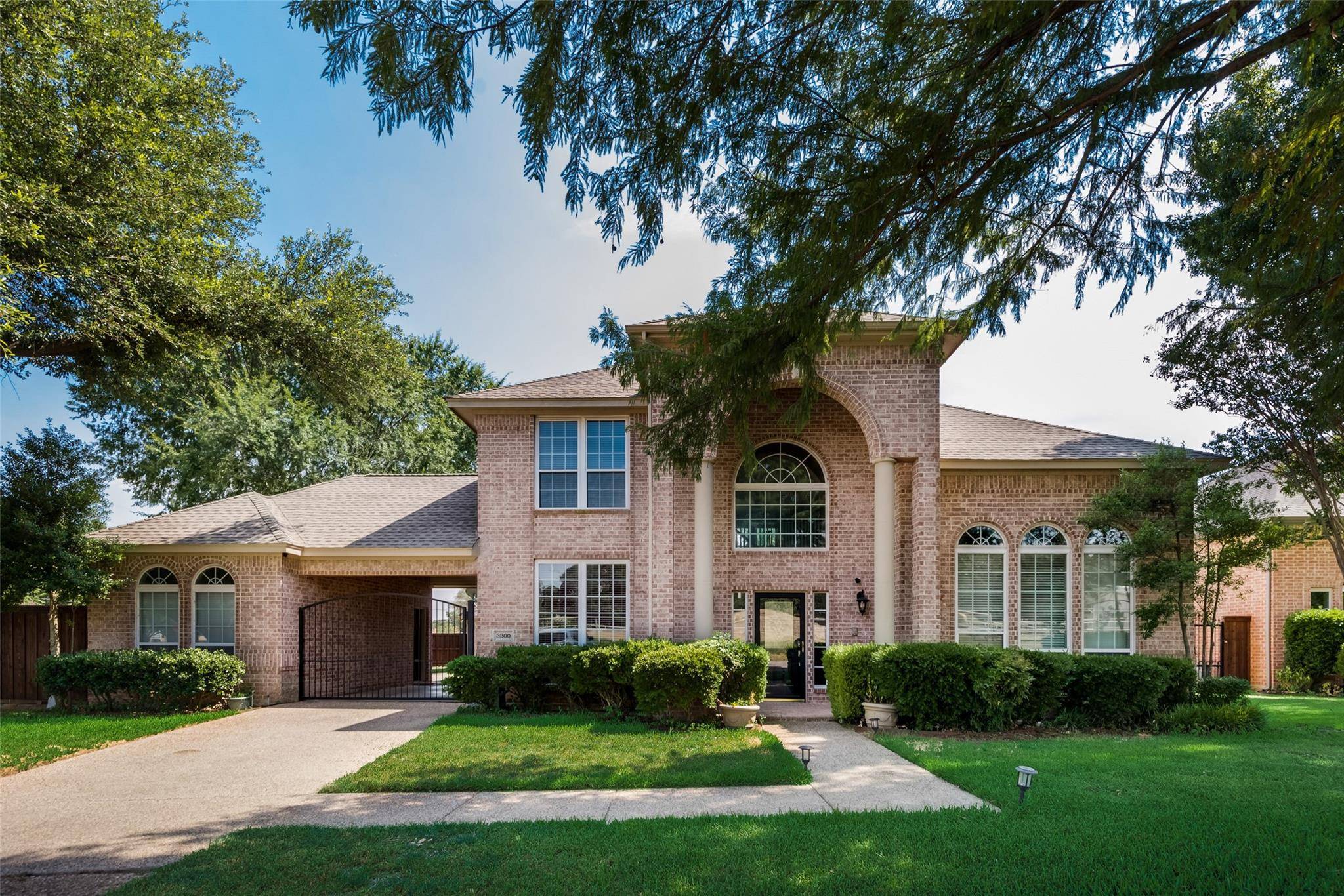 Arlington, TX 76001,3200 Redstone Drive