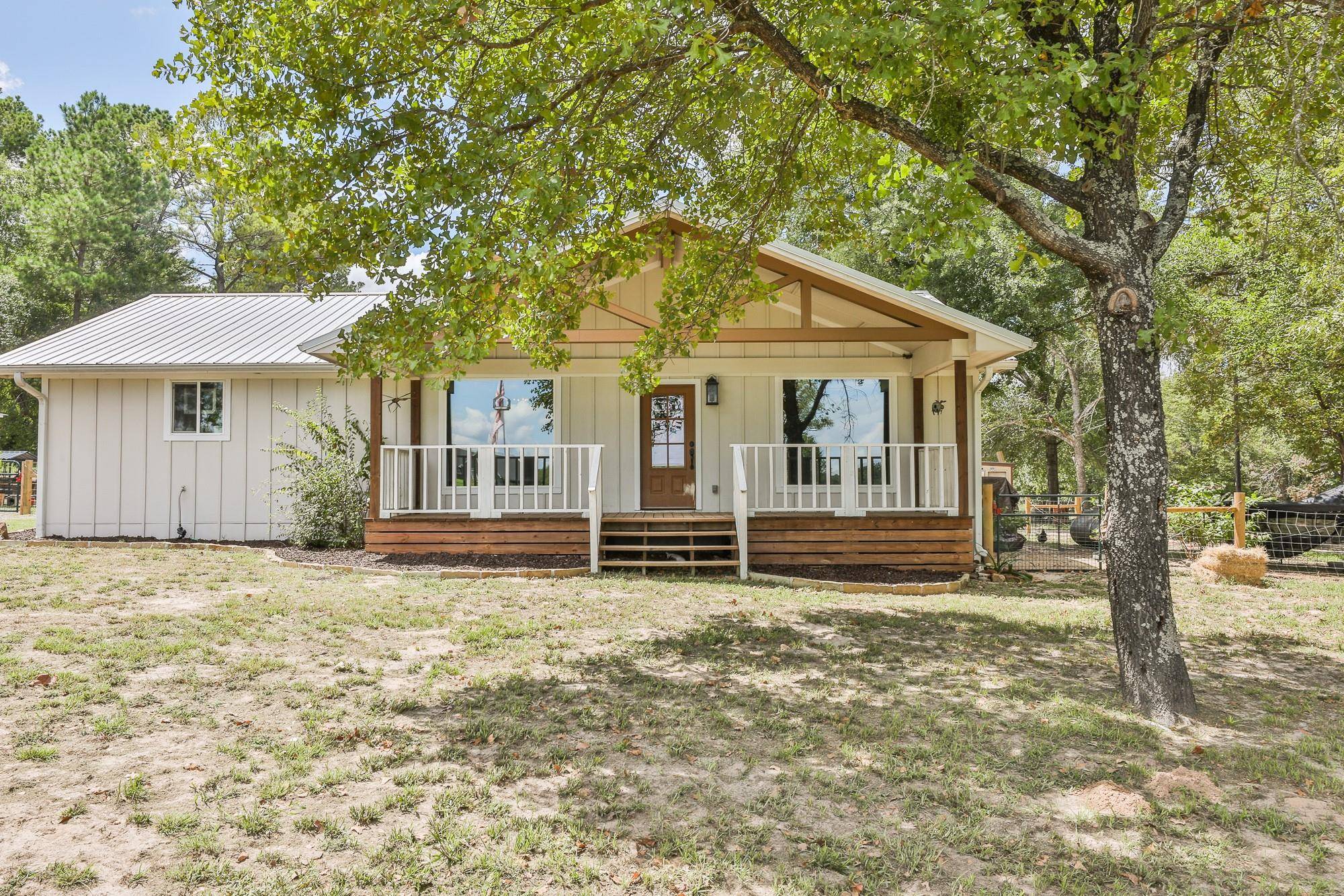 Mineola, TX 75773,2214 County Road 2330