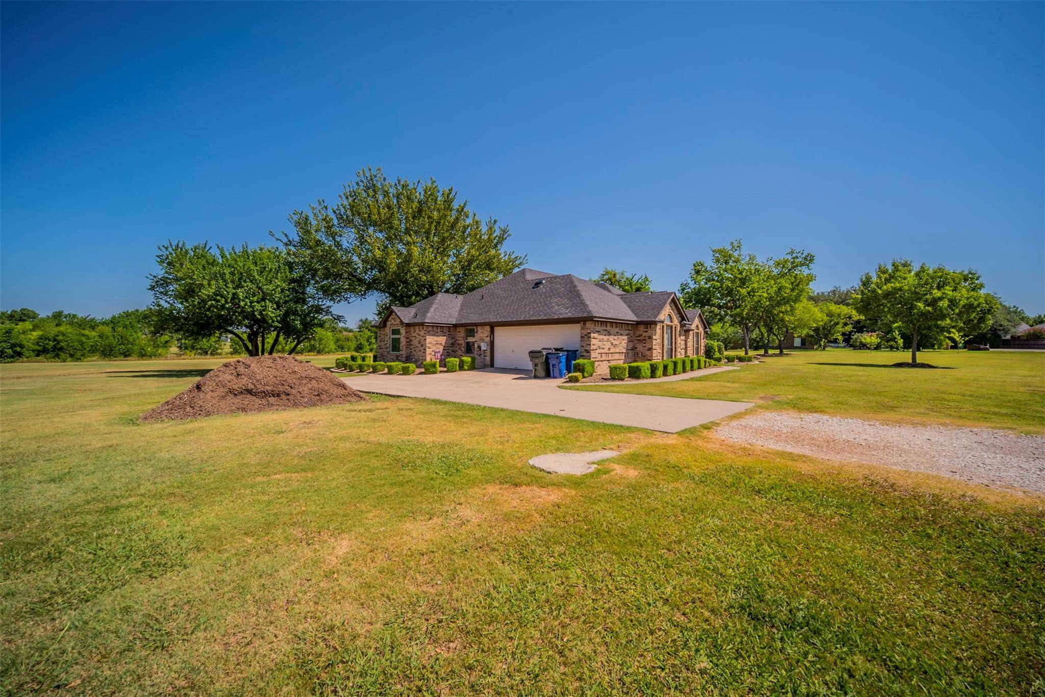 Sanger, TX 76266,529 Rising Star Lane