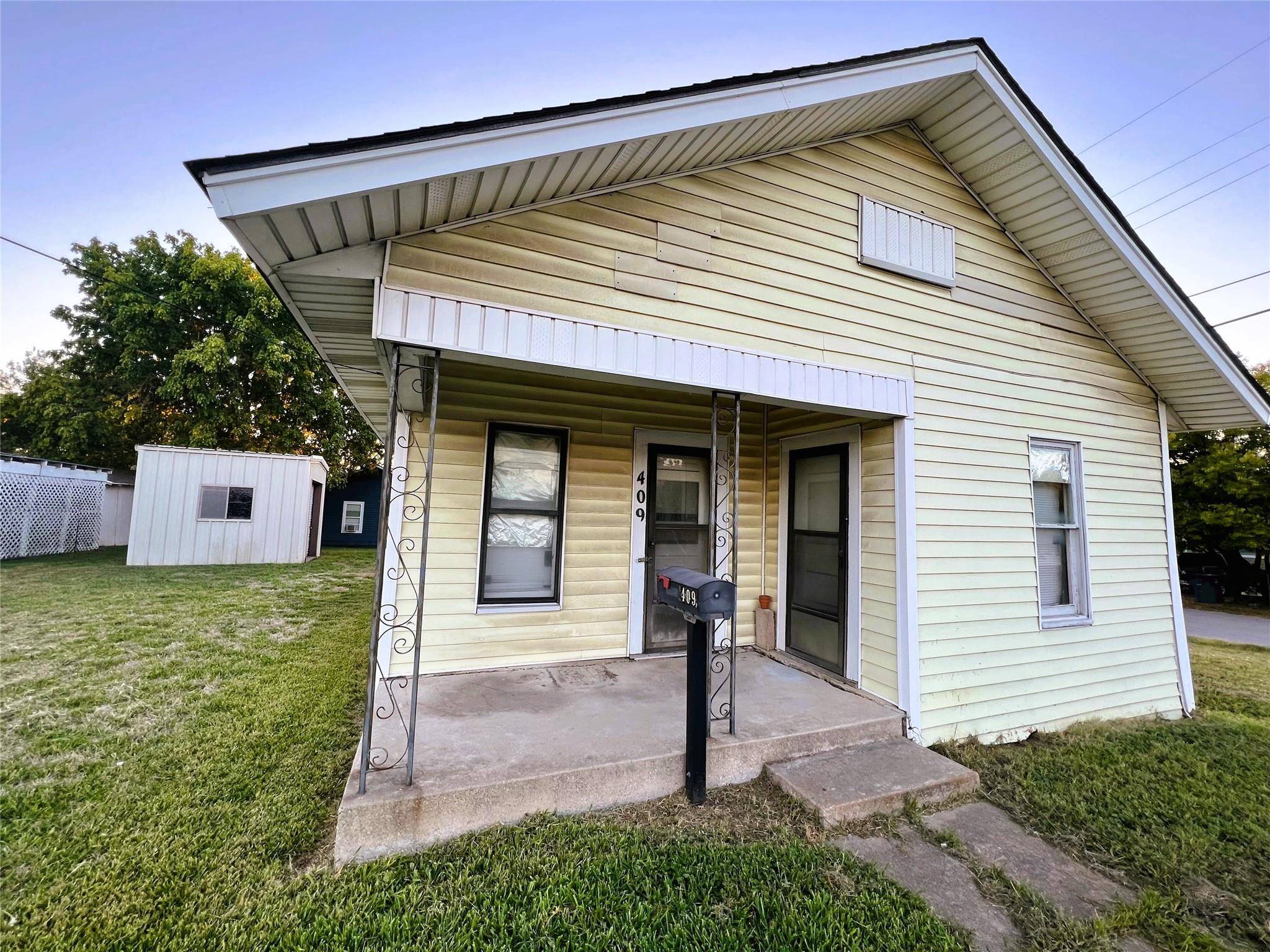 Ennis, TX 75119,409 N Kaufman Street