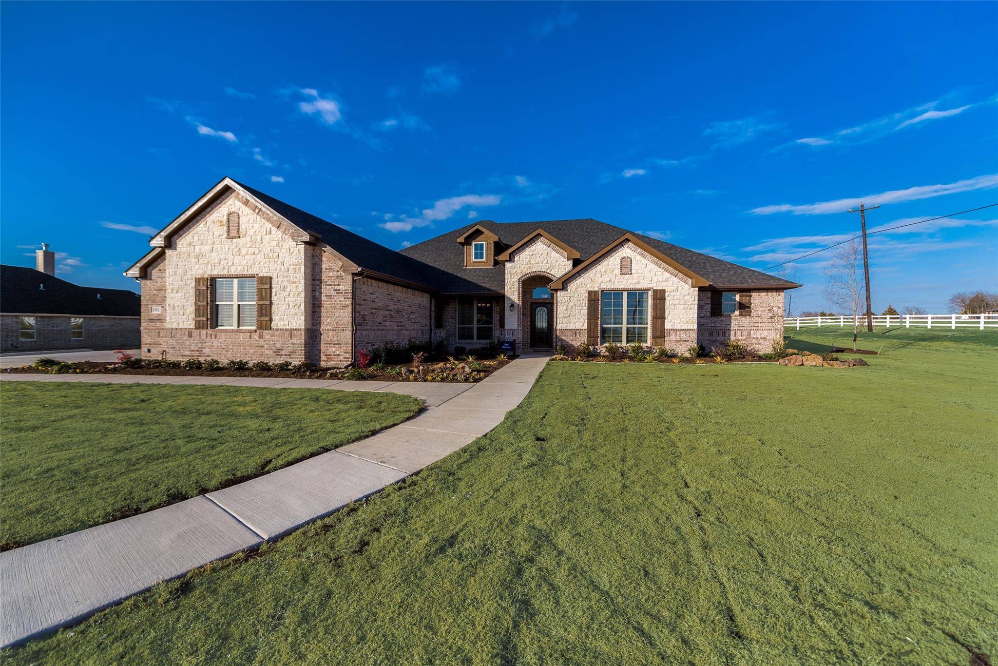 Van Alstyne, TX 75495,101 Harvest Meadows Lane