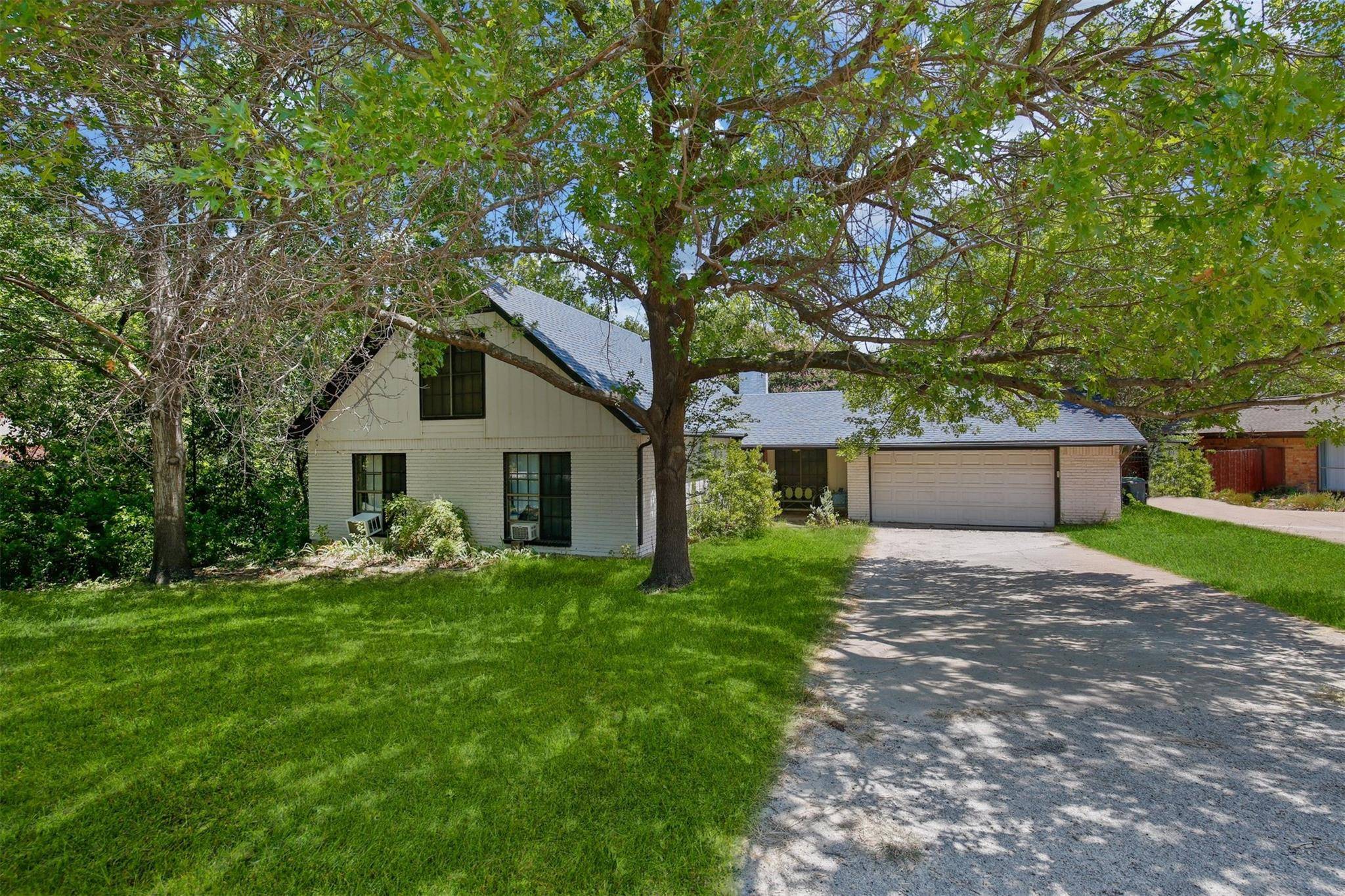 Grapevine, TX 76051,3104 Lakeview Drive