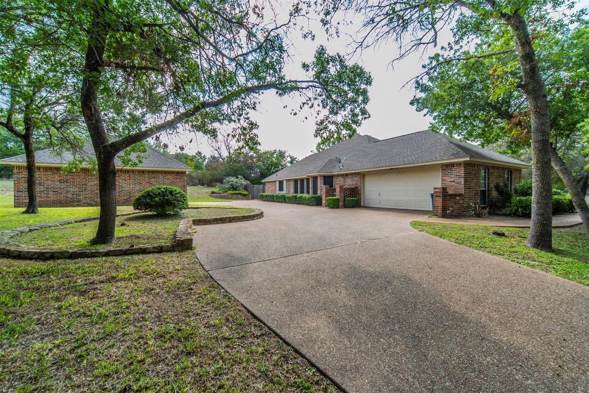 Hudson Oaks, TX 76087,136 Saddle Brook Drive