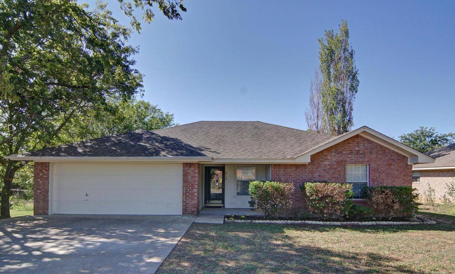 Weatherford, TX 76086,812 E 3rd Street