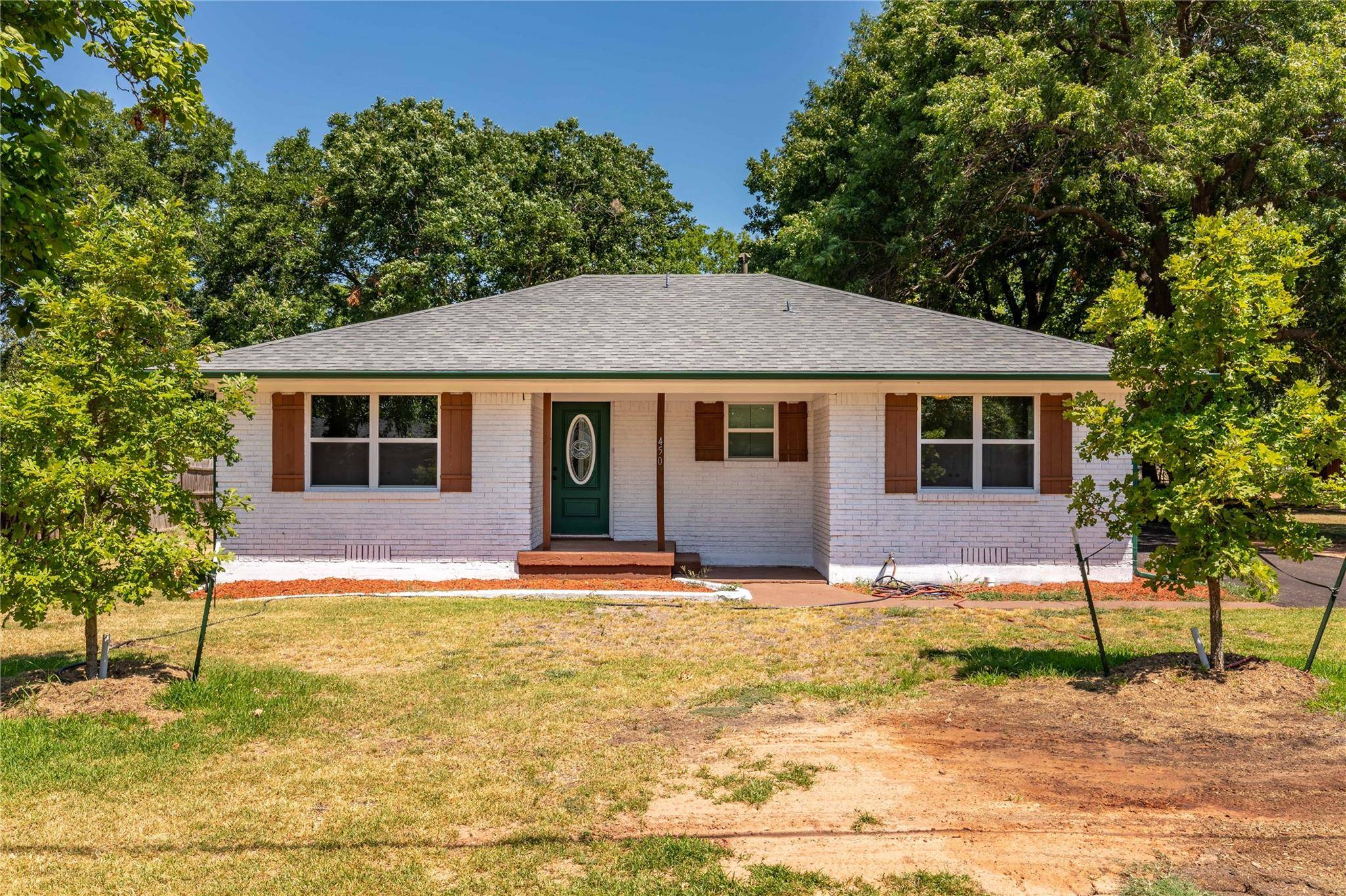 Van Alstyne, TX 75495,450 W Fulton Street