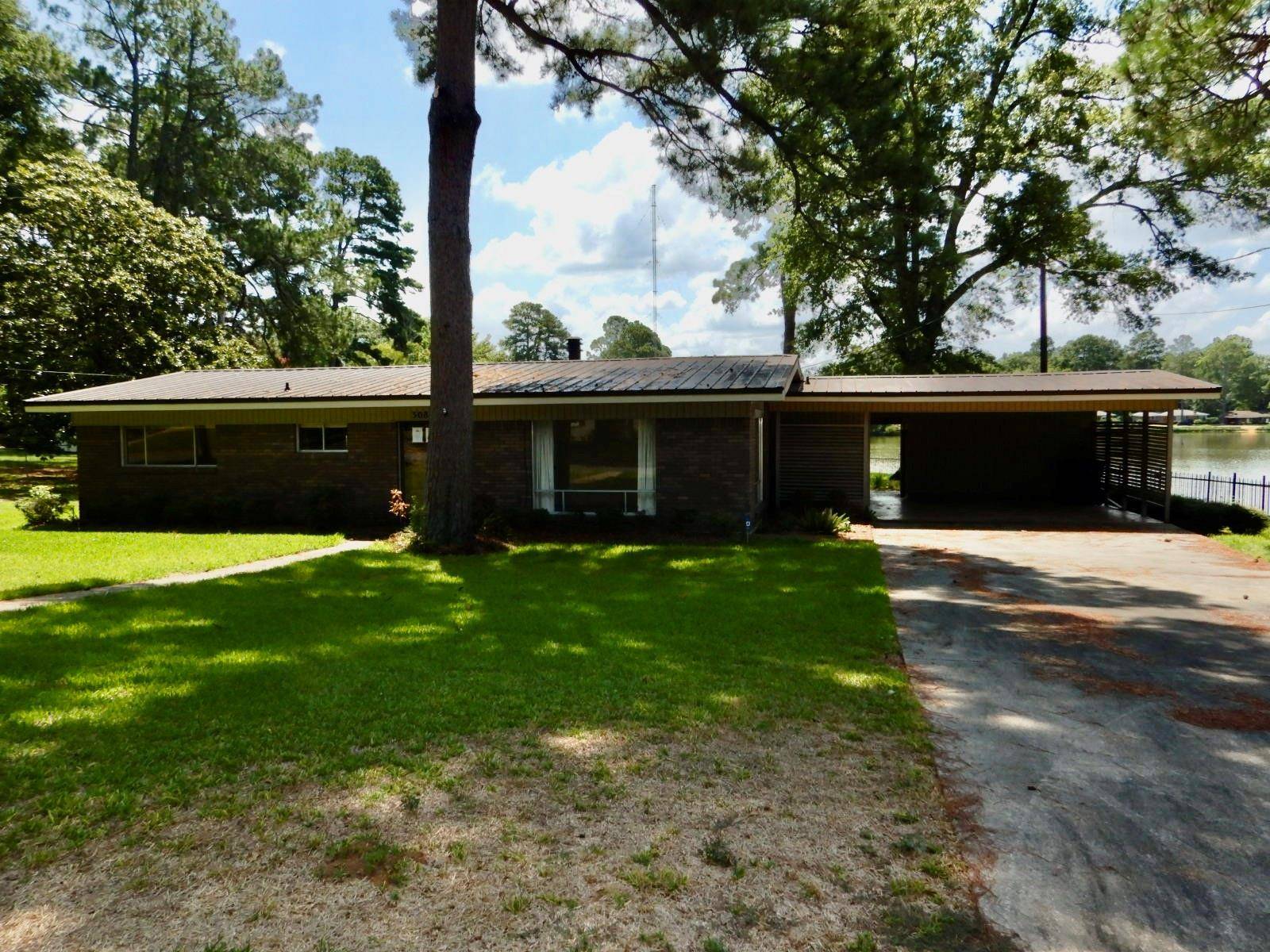 Minden, LA 71055,308 Lakeshore Drive