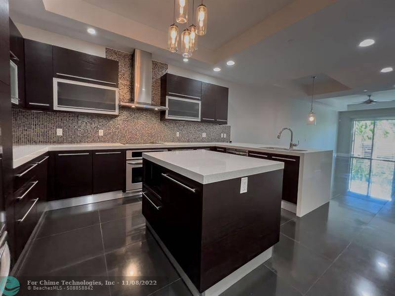 Fort Lauderdale, FL 33316,755 SE 12th Ct #755