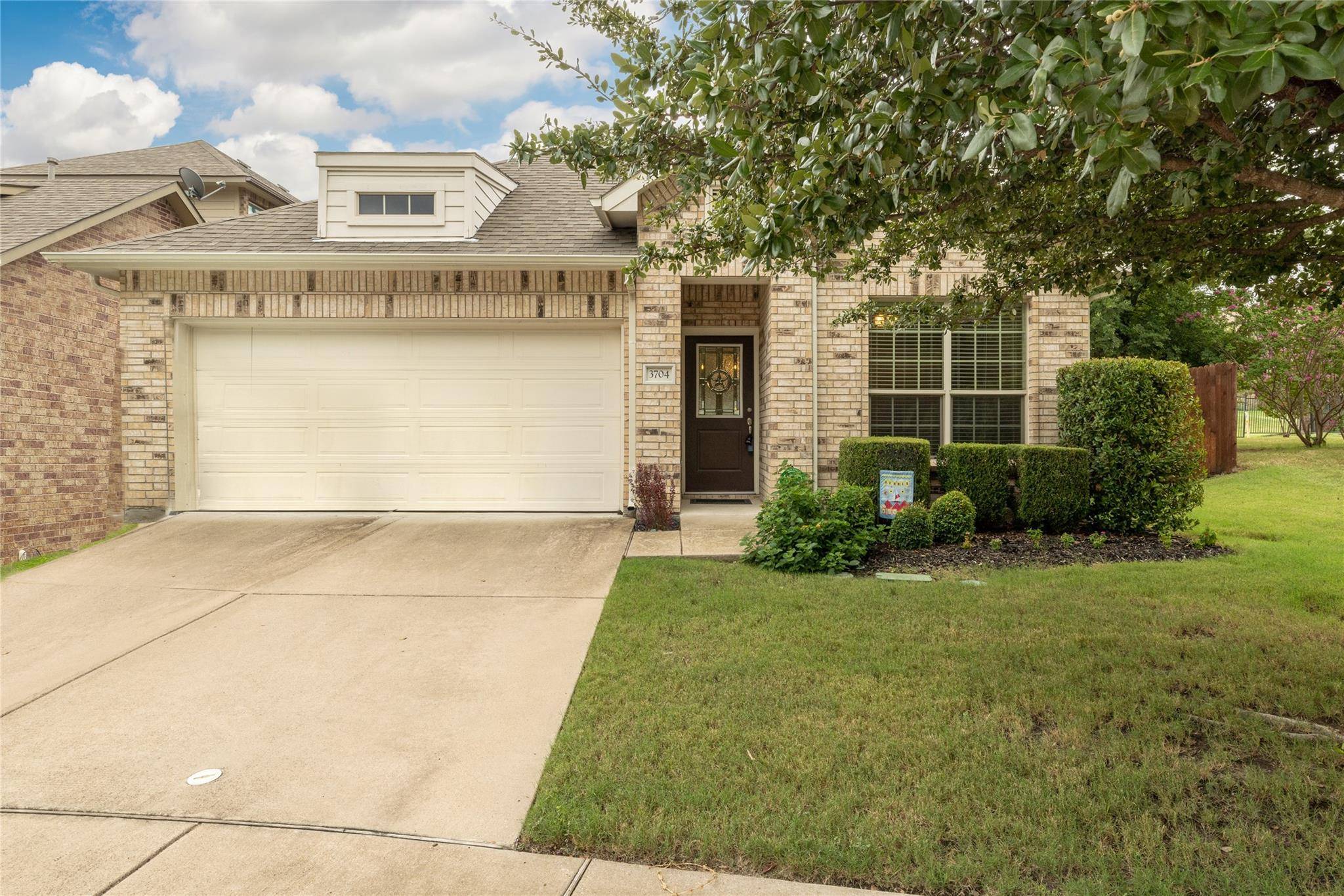 Fort Worth, TX 76137,3704 Redwood Creek Lane