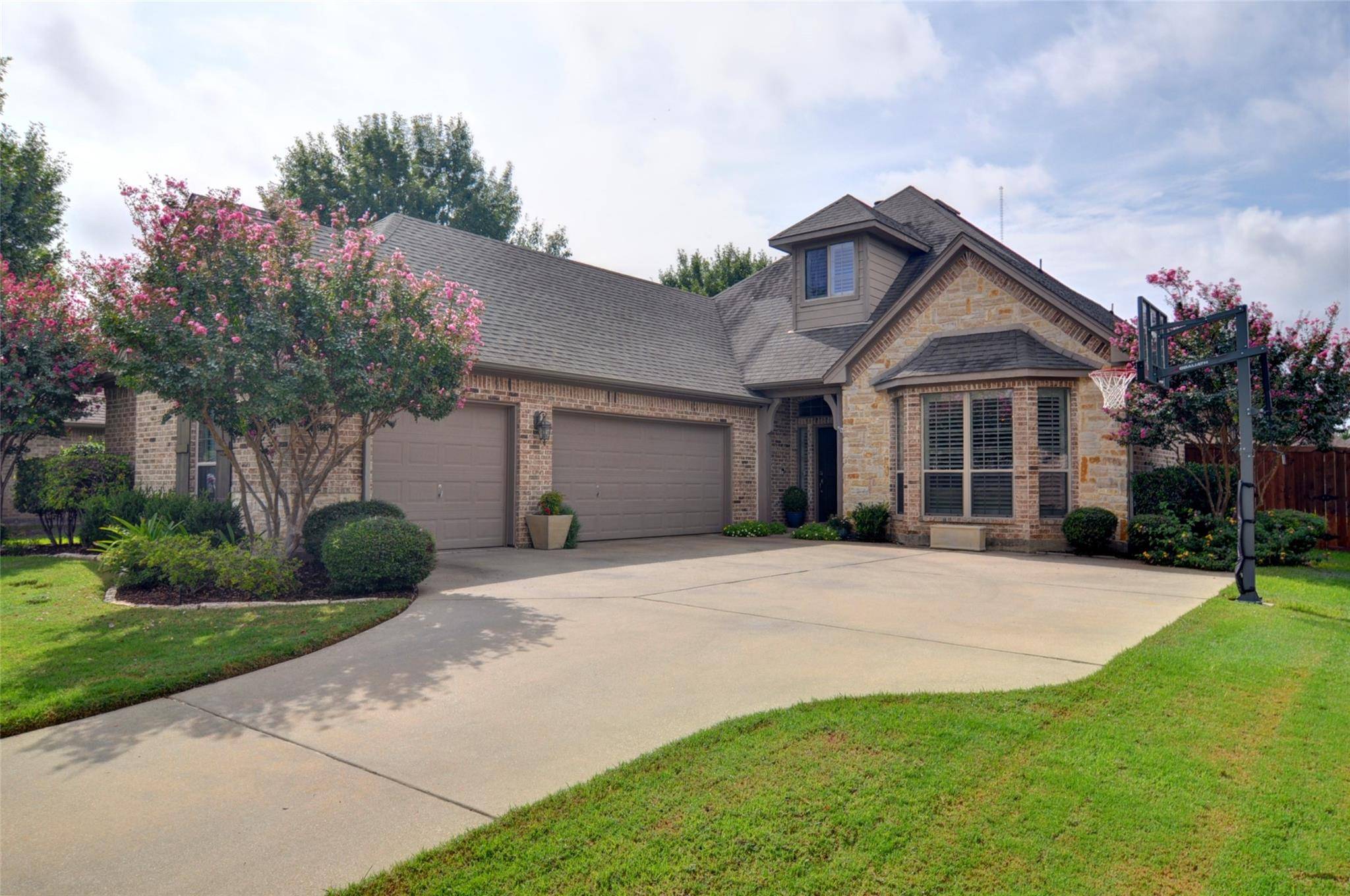 Arlington, TX 76001,3918 Bridle Oaks Drive