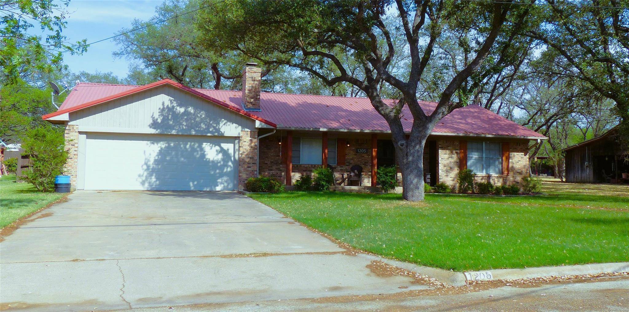 Brady, TX 76825,1205 Live Oak