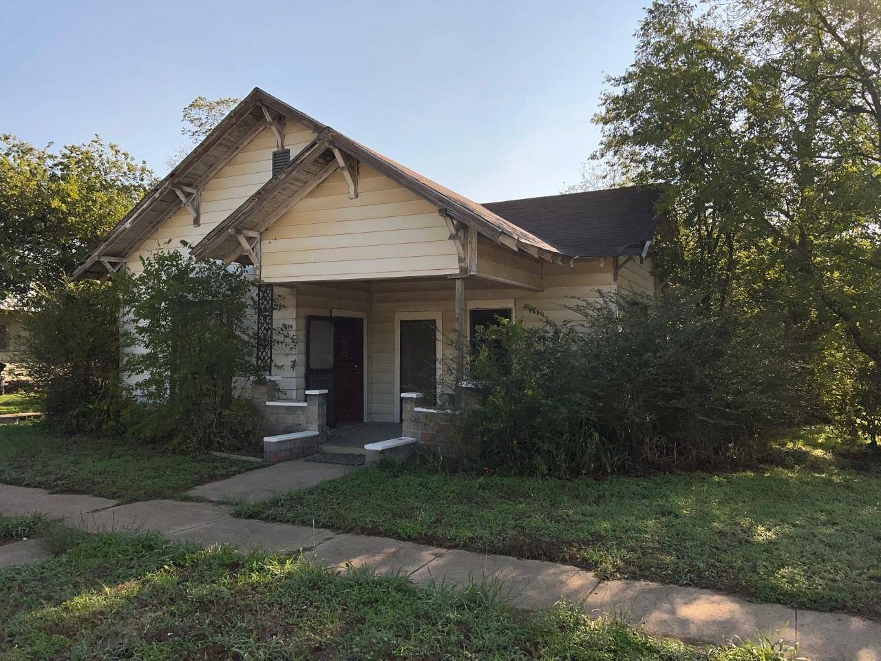 Mineral Wells, TX 76067,815 4th Avenue