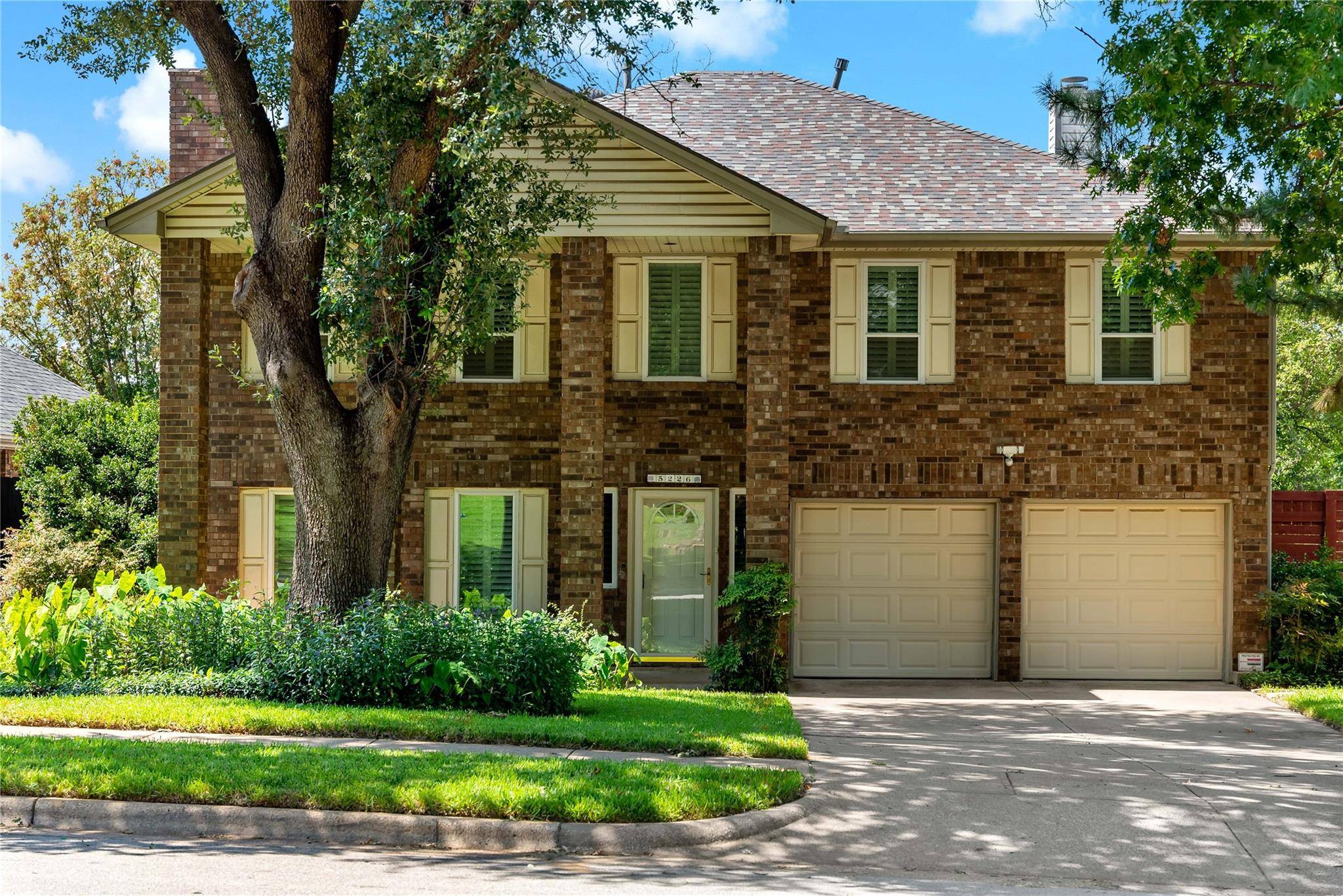 Grapevine, TX 76051,5226 Brettenmeadow Drive