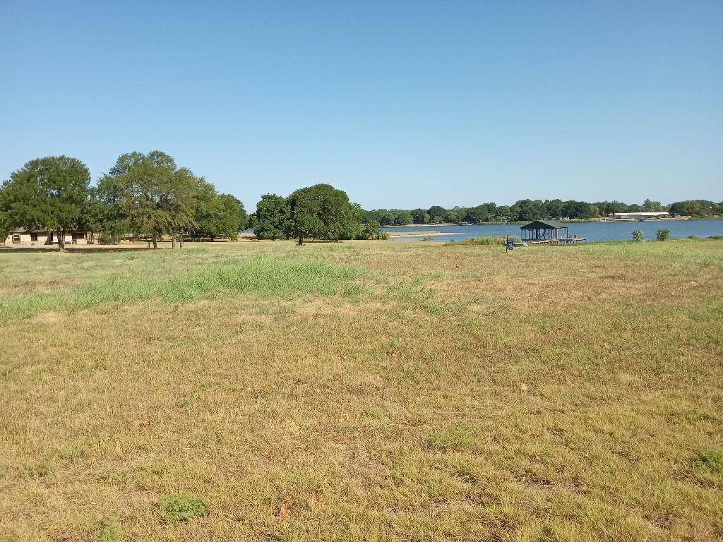 Bonham, TX 75418,1901 Lakeside Drive