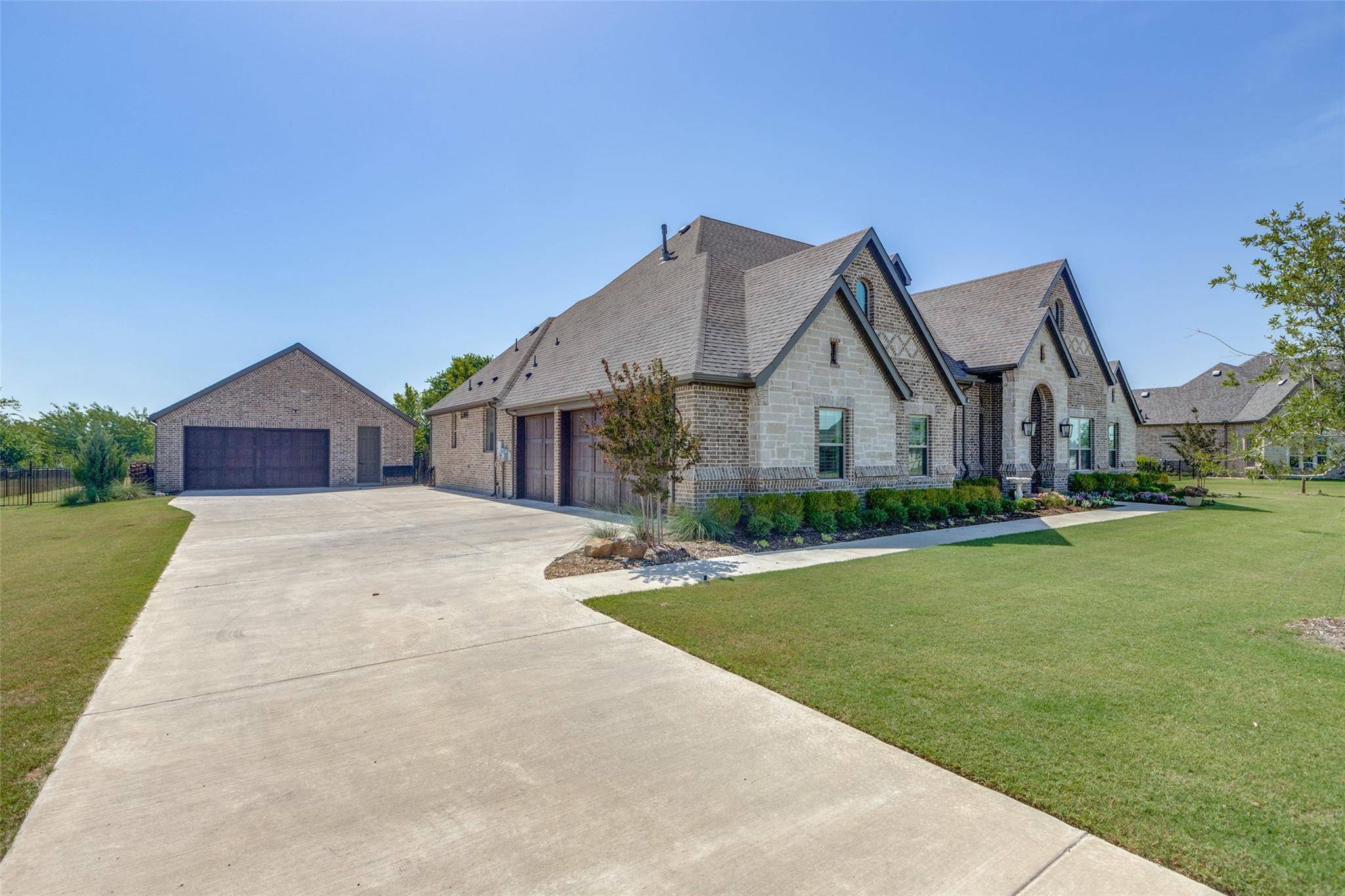 Celina, TX 75009,5177 Hollow Way