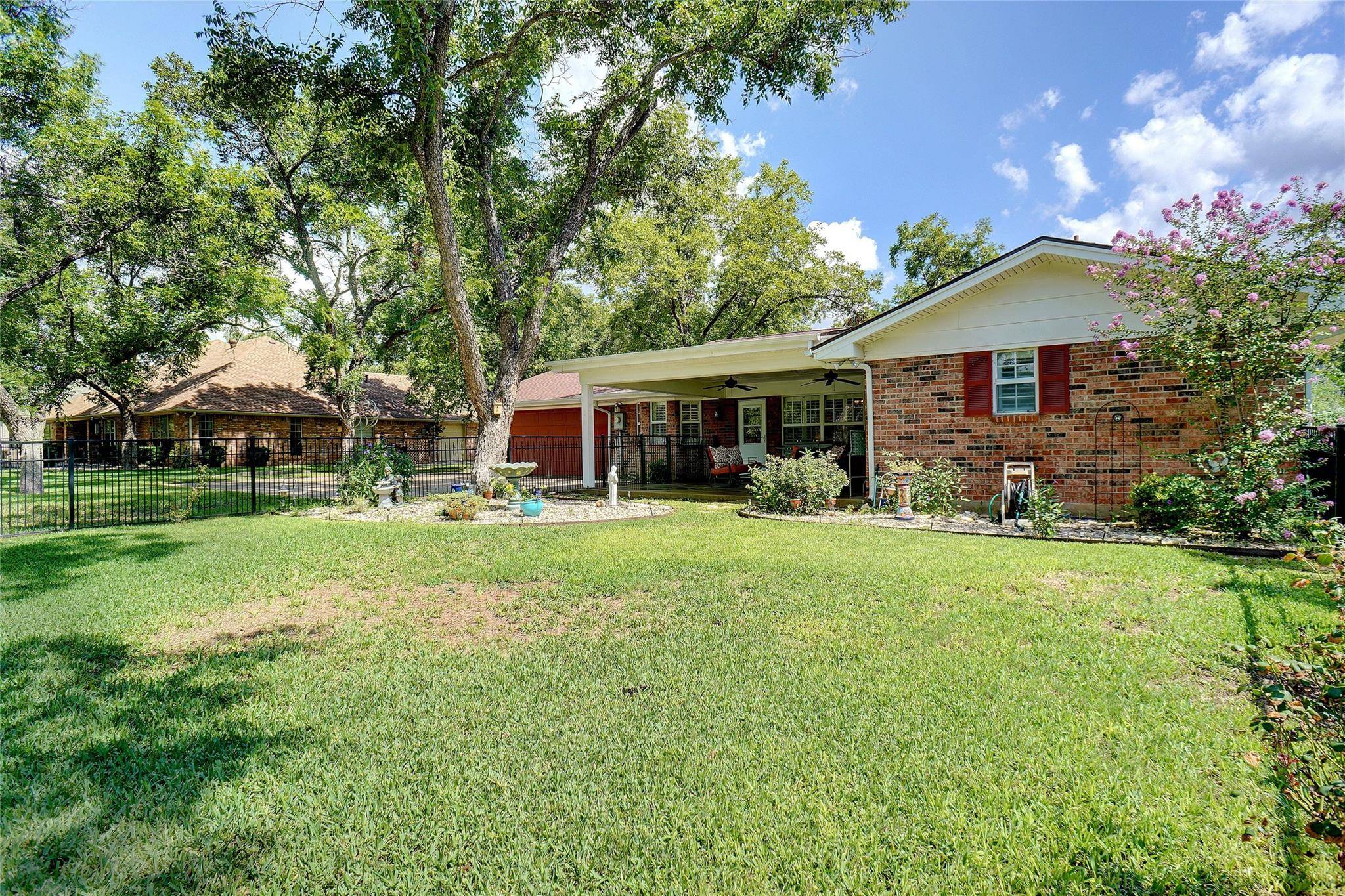 Granbury, TX 76049,5213 Wedgefield Road