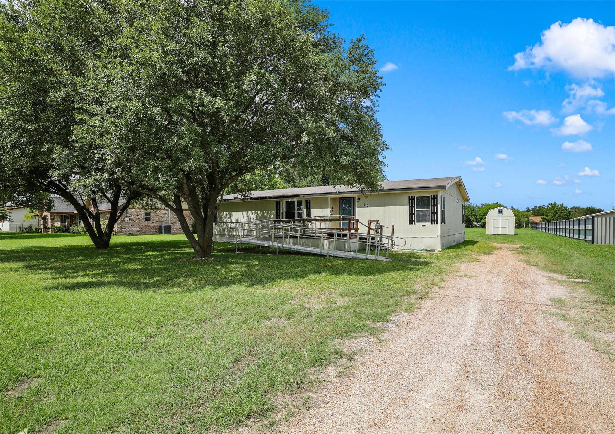 Red Oak, TX 75154,810 Preston Road