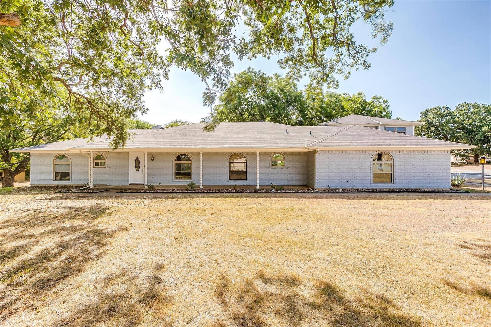 Joshua, TX 76058,402 Country Club Drive